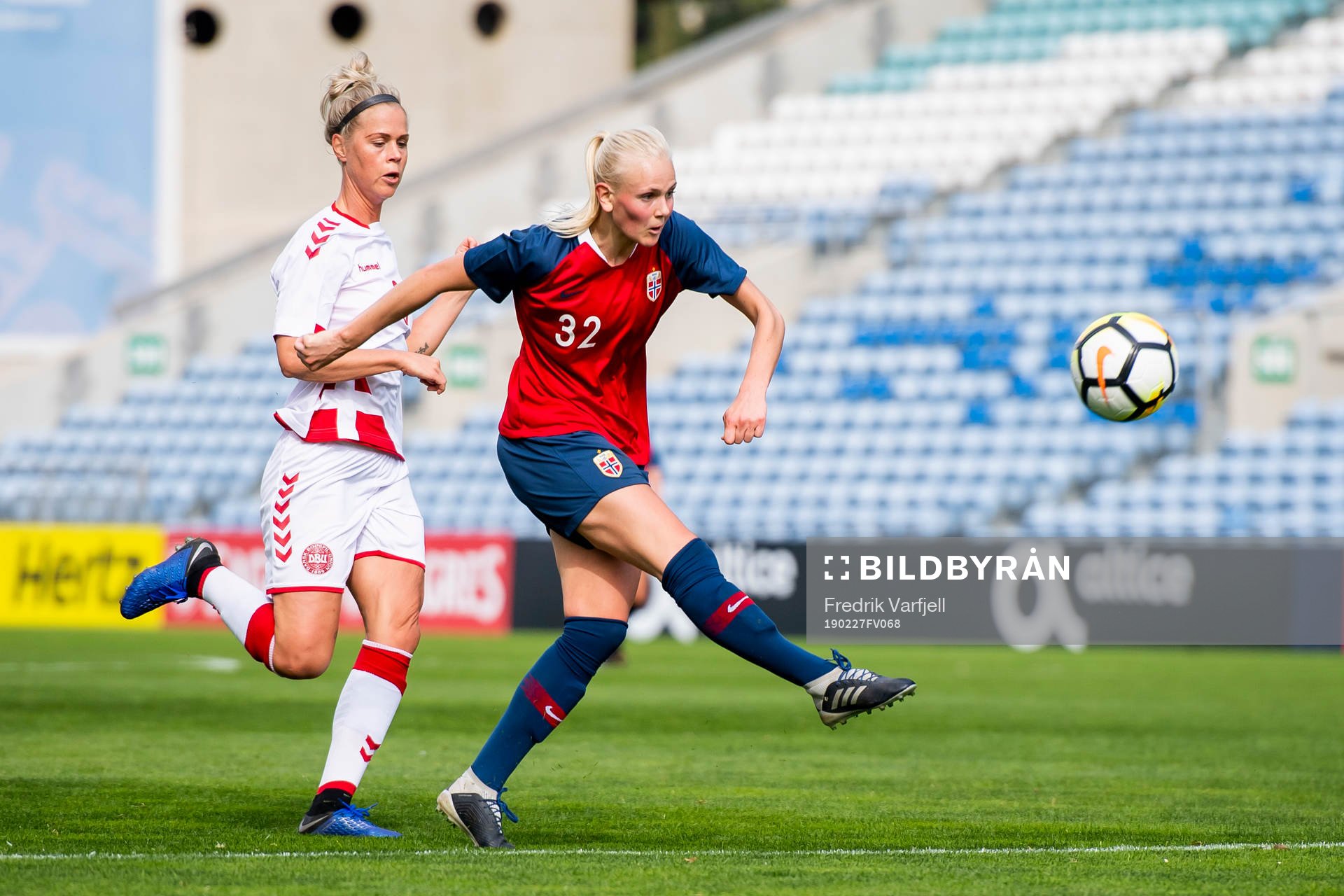 Julie Tavlo of Denmark and Karina Sævik of Norway