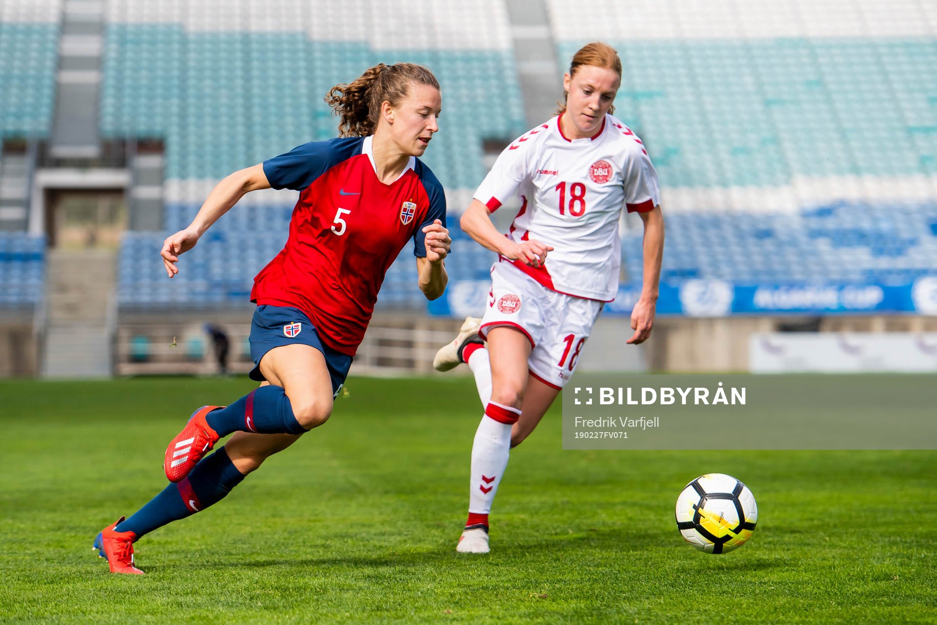 Synne Skinnes Hansen of Norway and Sara Holmgaard of Denmark