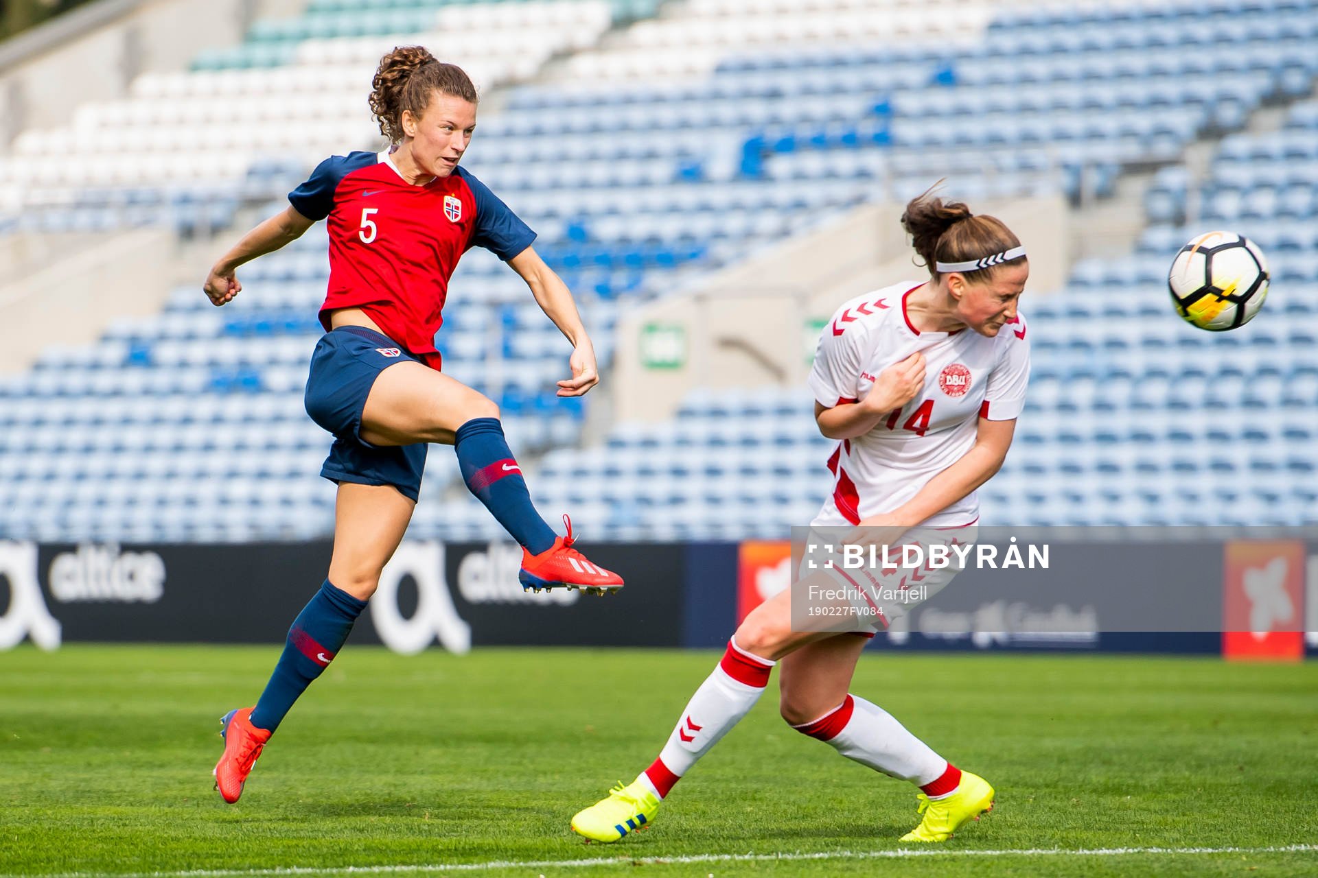 Synne Skinnes Hansen of Norway and Nicoline Sørensen of