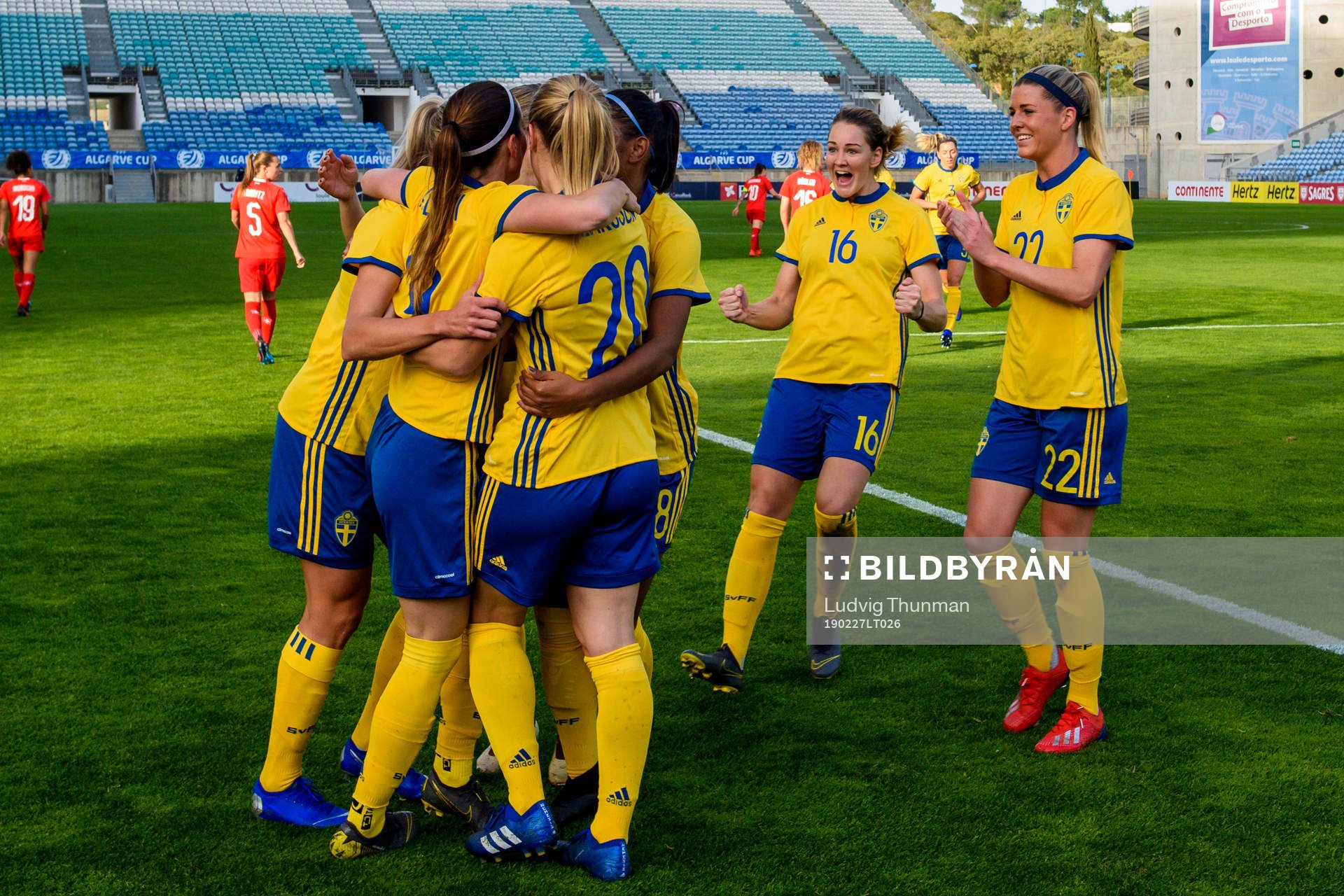 Players of Sweden celebrate Mimmi Larsson scors 1-0