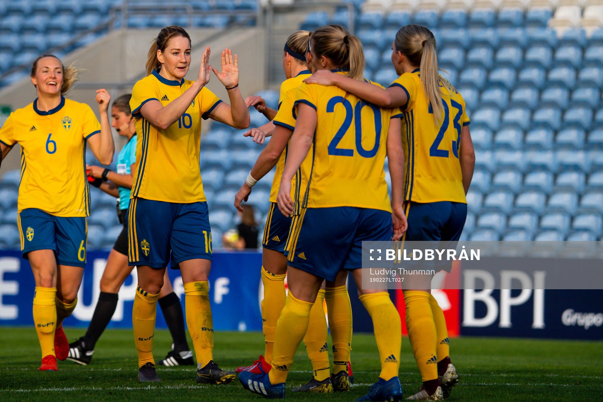 Players of Sweden celebrate 2-1 by Mimmi Larsson