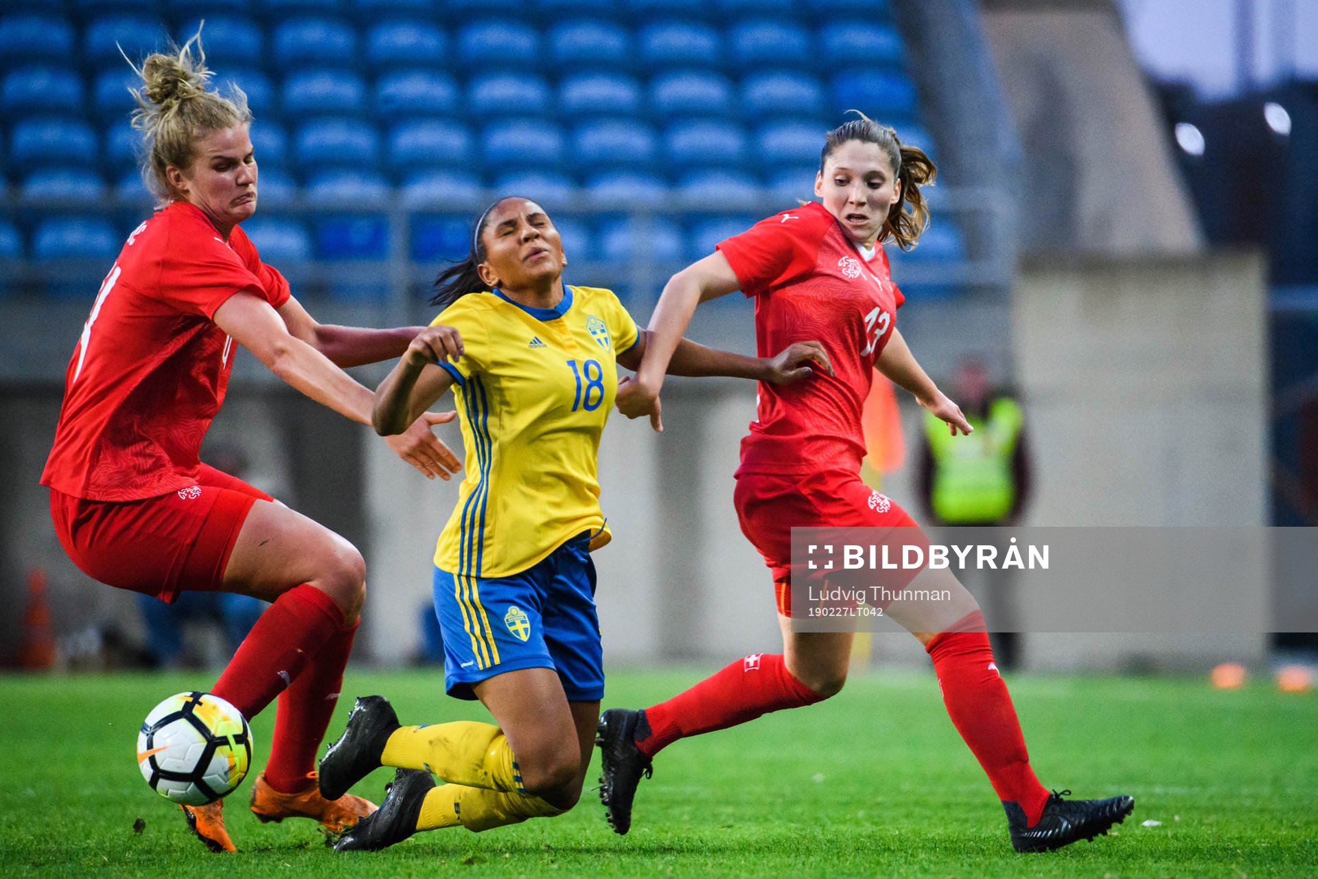 Rahel Kiwic and Sandrine Mauron of Switzerland in a duel