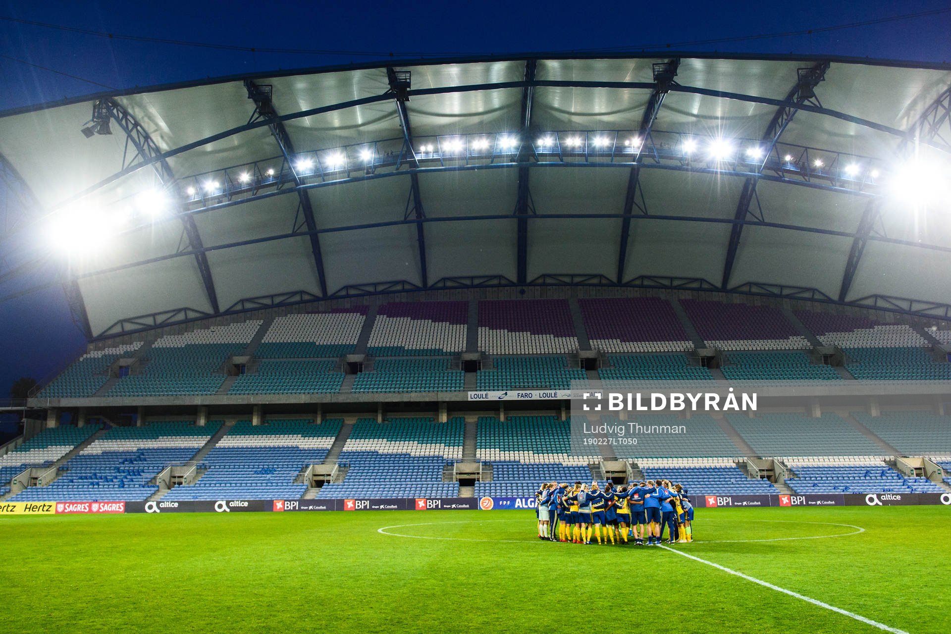 Players of Sweden gathers
