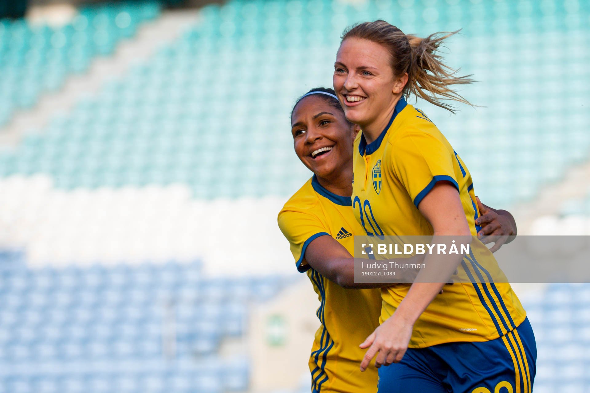 Mimmi Larsson celebrates with Madelen Janogy