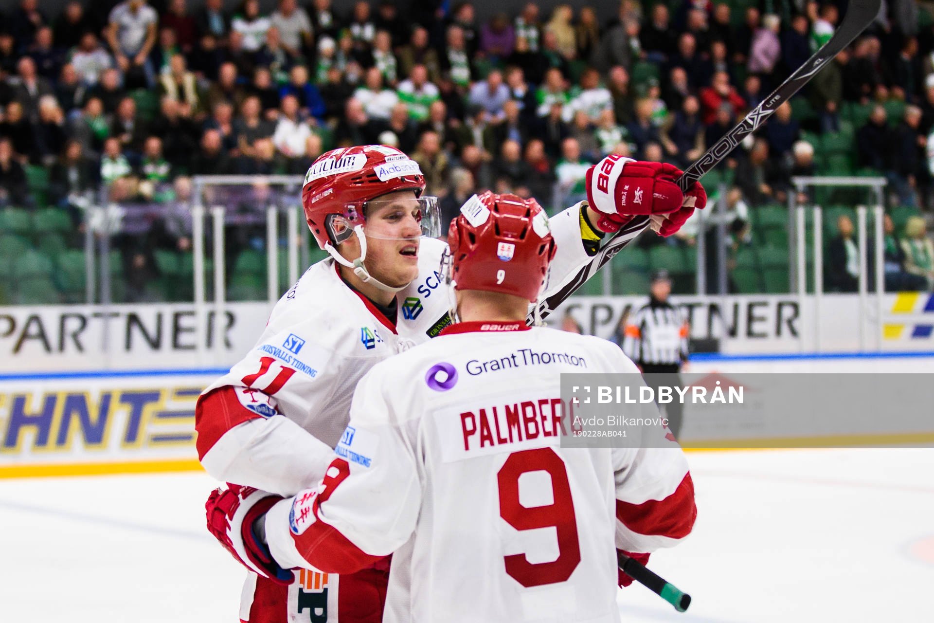Timrås Henrik Törnqvist och Rickard Palmberg jublar