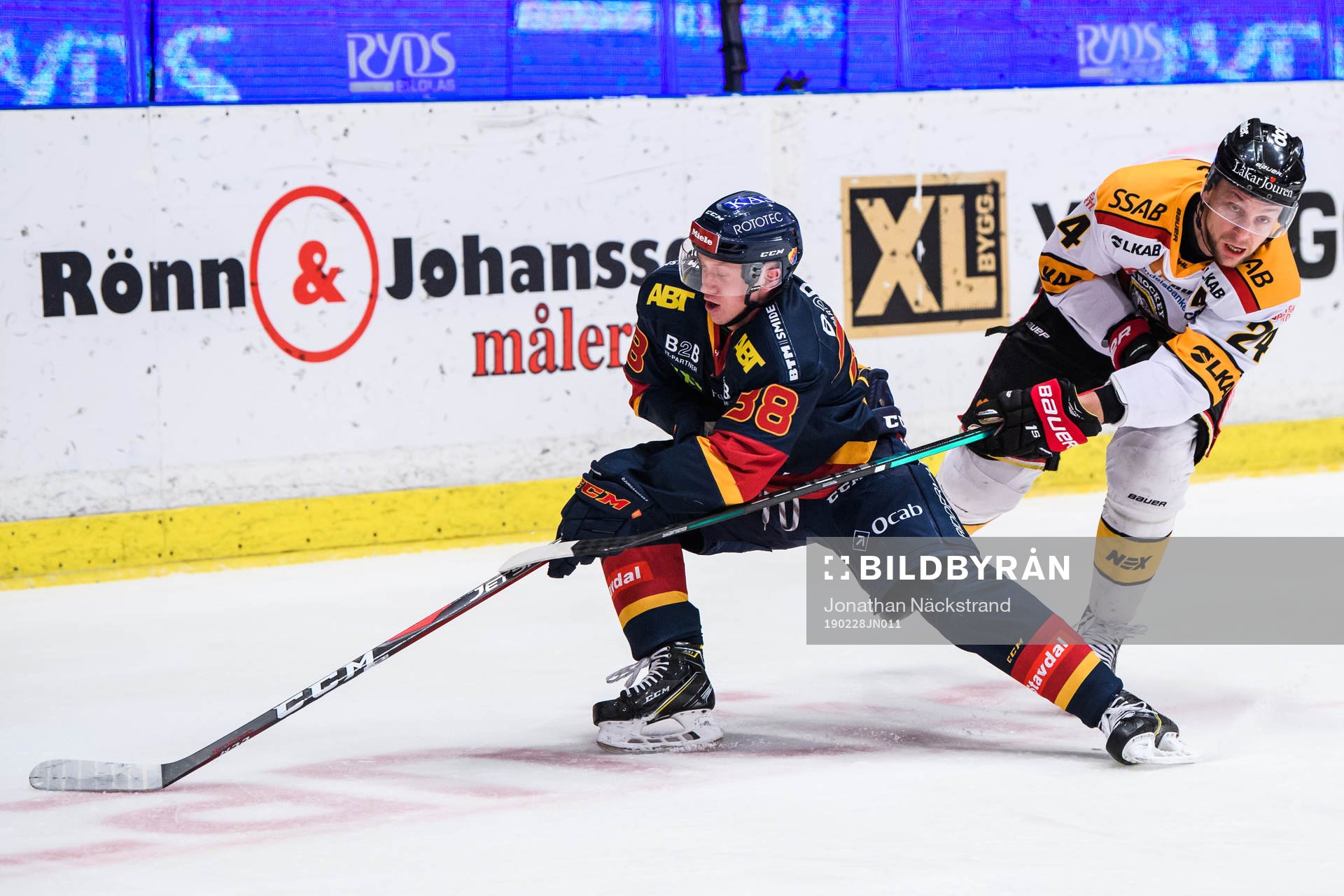 Djurgårdens Olle Alsing och Luleås Johan Harju