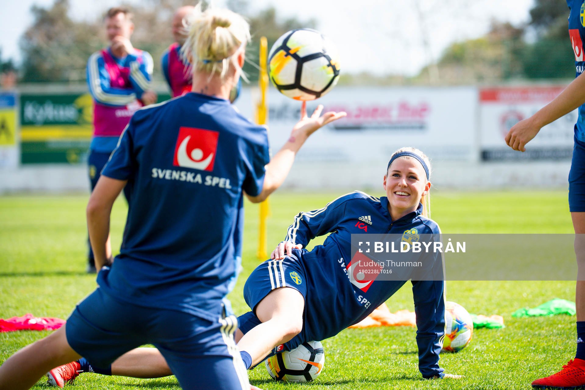 Olivia Schough och Caroline Seger