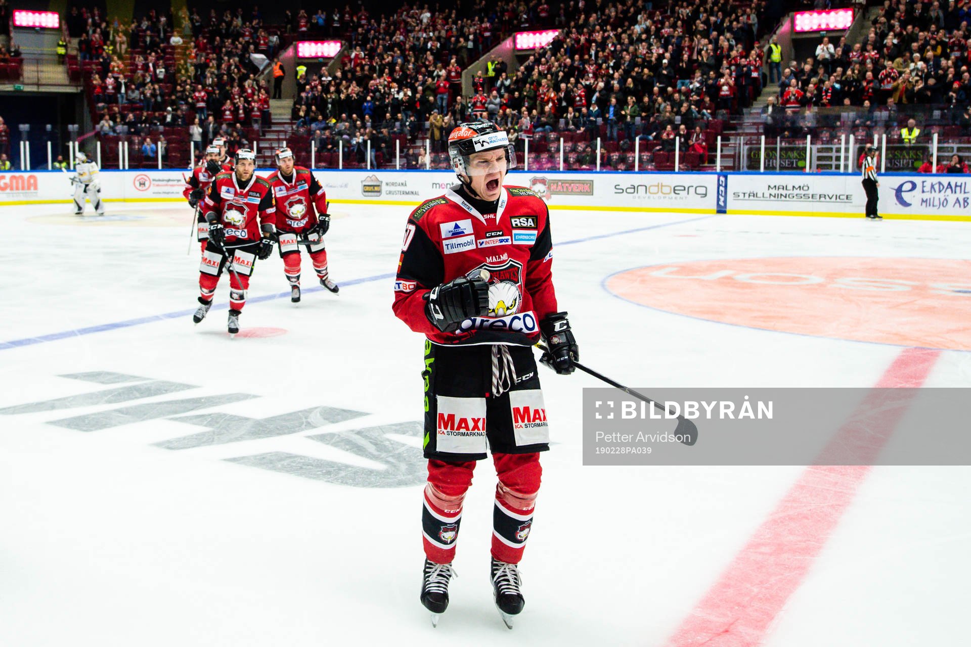 Malmö Redhawks Tobias Ekberg jublar