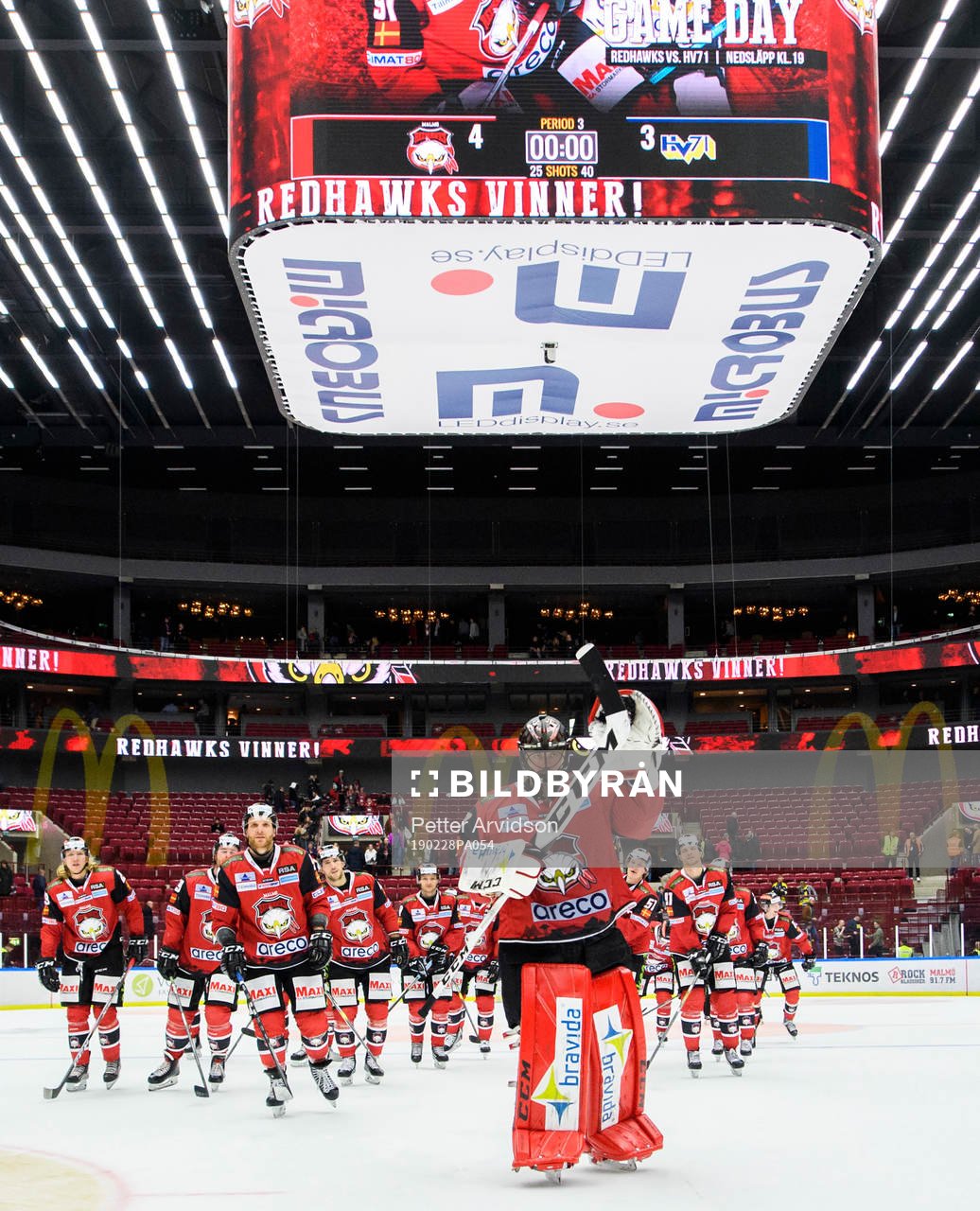 Malmö Redhawks spelare med målvakt Oscar Alsenfelt i