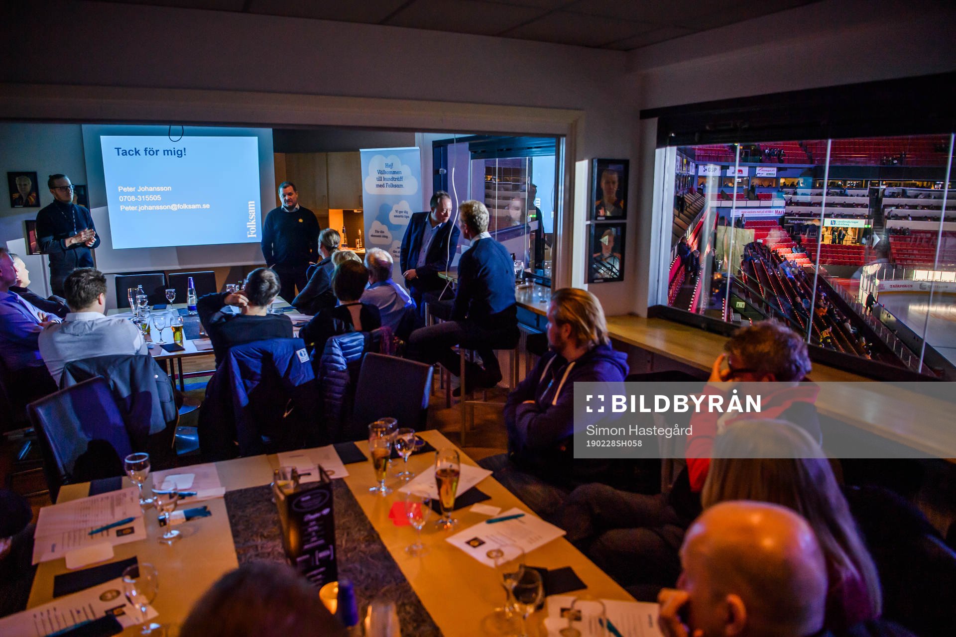 Brynäs tränare Magnus Sundquist med en presentation för
