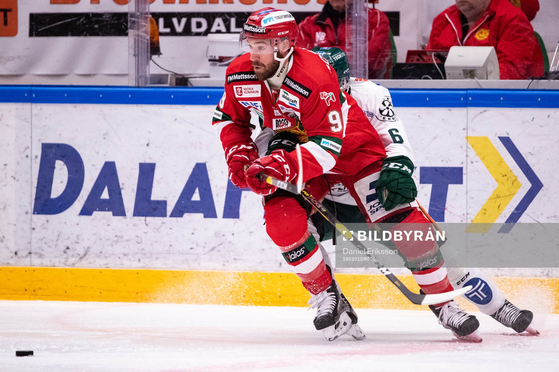 Moras Andrew Rowe och Färjestads Mikael Wikstrand