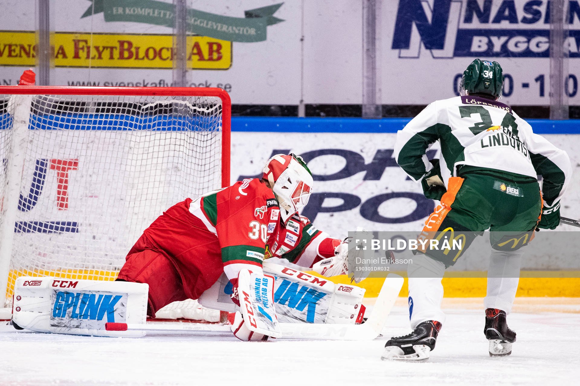 Moras målvakt Janne Juvonen och Färjestads Michael