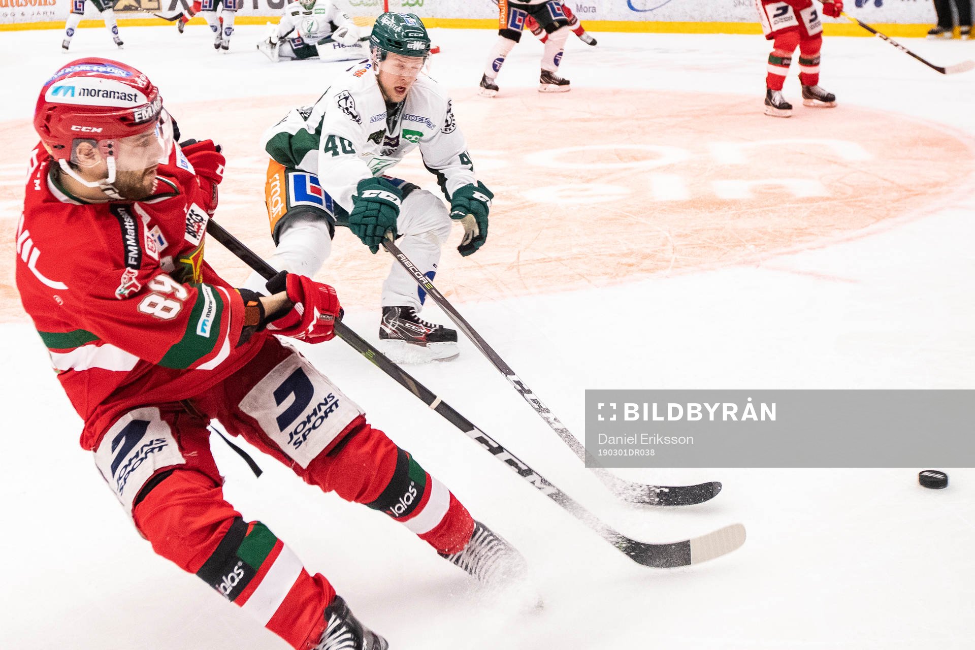 Moras Ryan Johnston och Färjestads Christopher Bengtsson