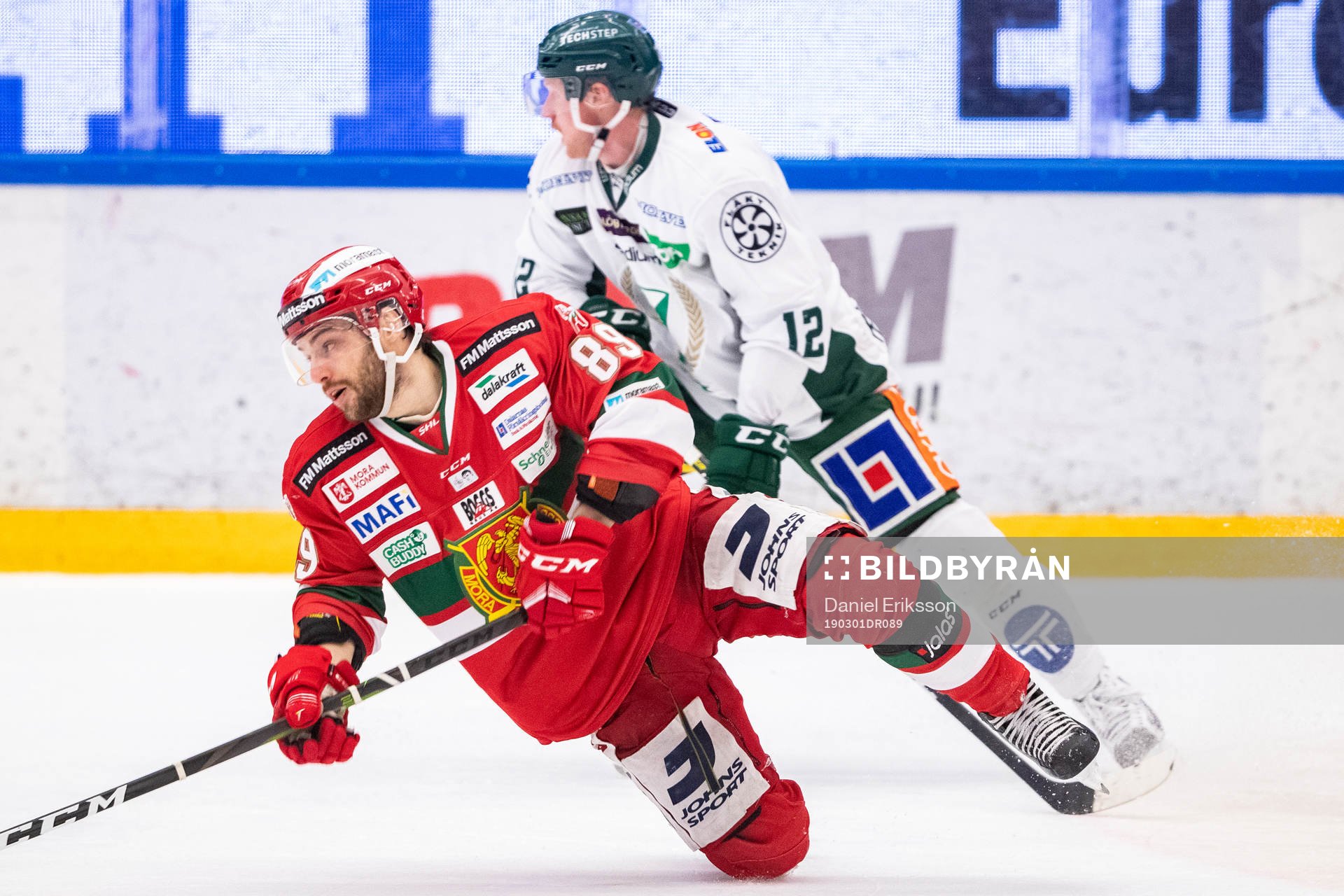 Moras Ryan Johnston och Färjestads Alexander Reichenberg