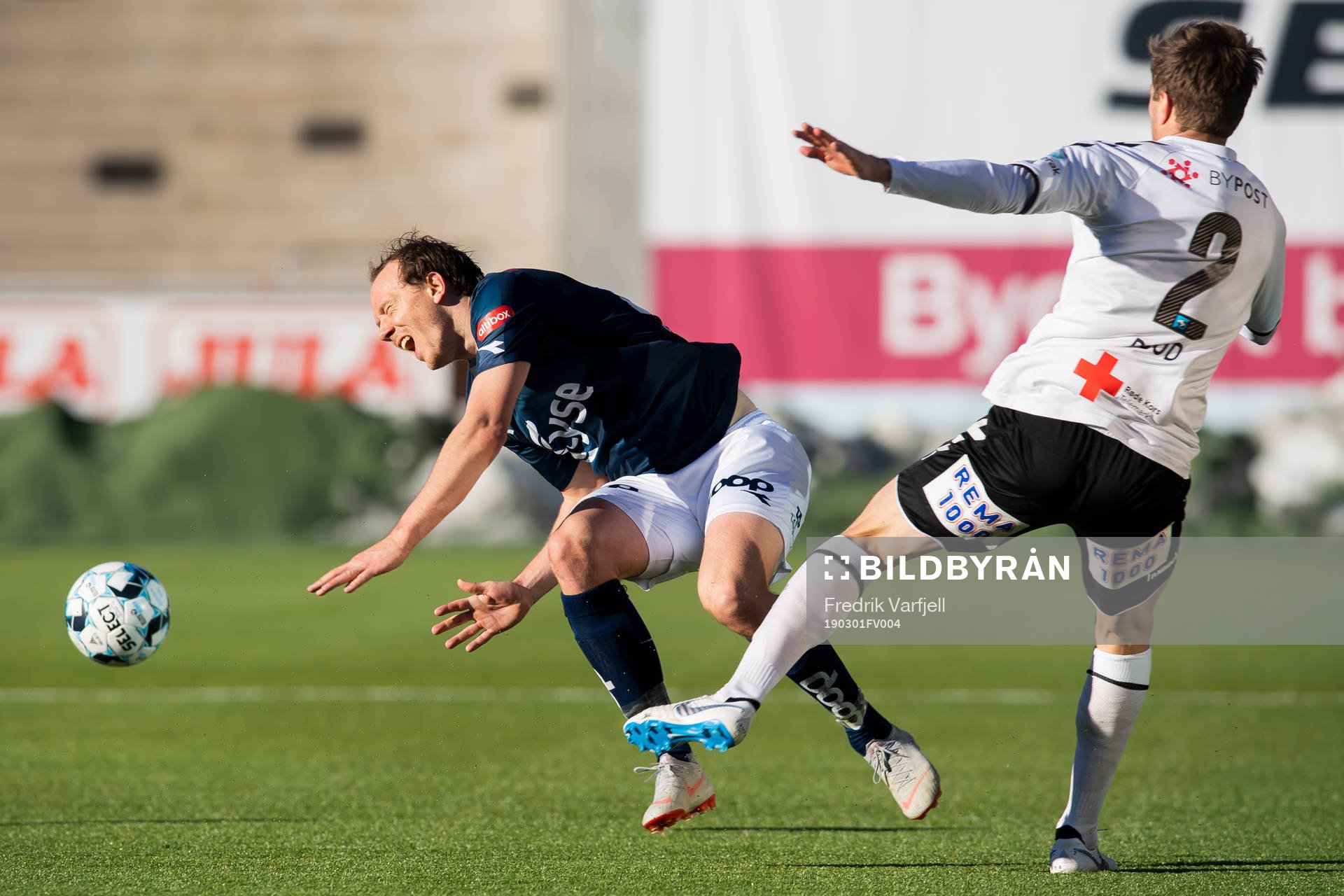 Rolf Daniel Vikstøl of Viking and Espen Ruud of Odd