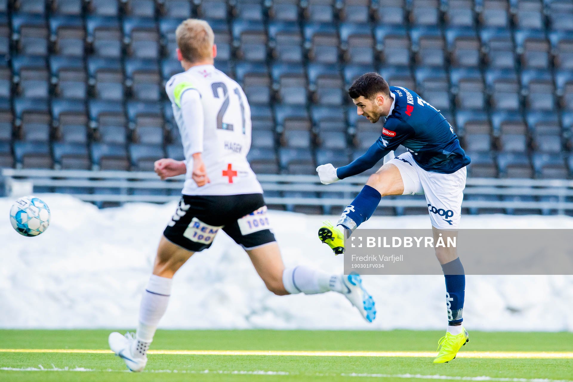 Steffen Hagen of Odd and Zymer Bytygi of Viking