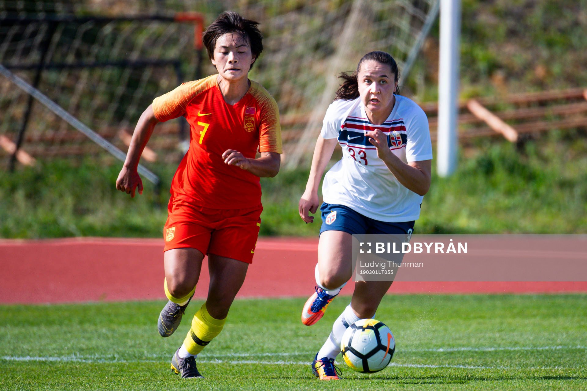 Wang Shuang of China and Heidi Elisabeth Ellingsen of Norway