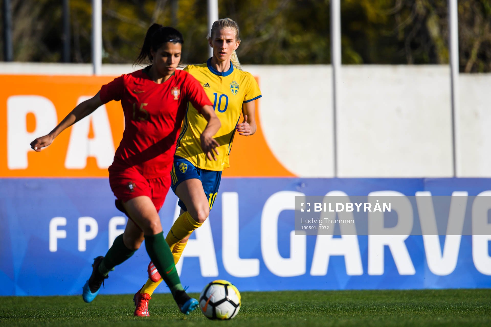 Matilde Fidalgo  of Portugal and Sofia Jakobsson of Sweden