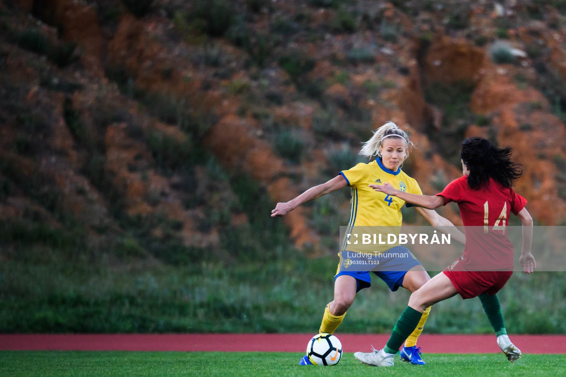 Hanna Glas of Sweden and Dolores Silva of Portugal