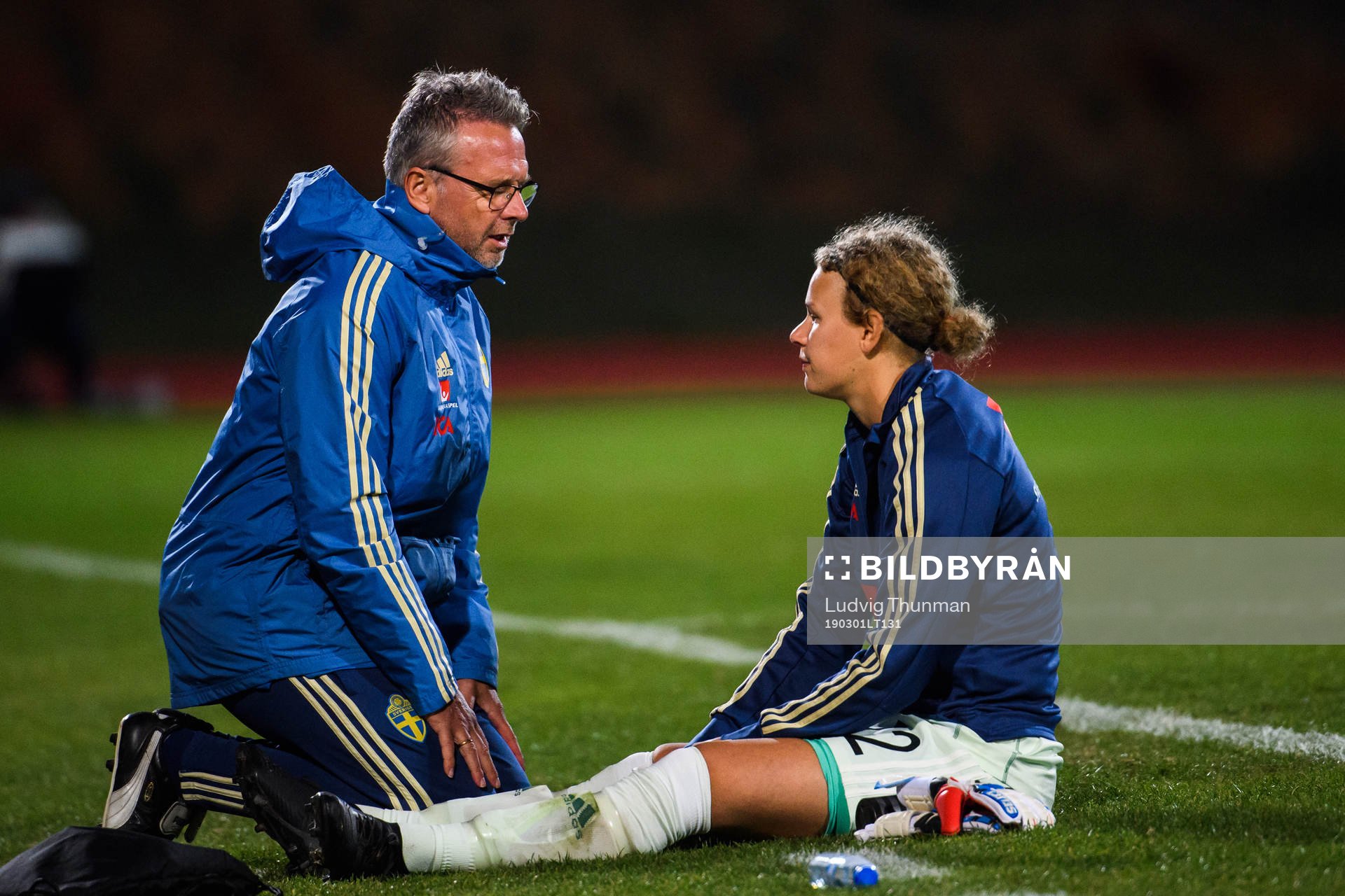Goalkeeper trainer Tomas Håkansson and goalkeeper Cajsa