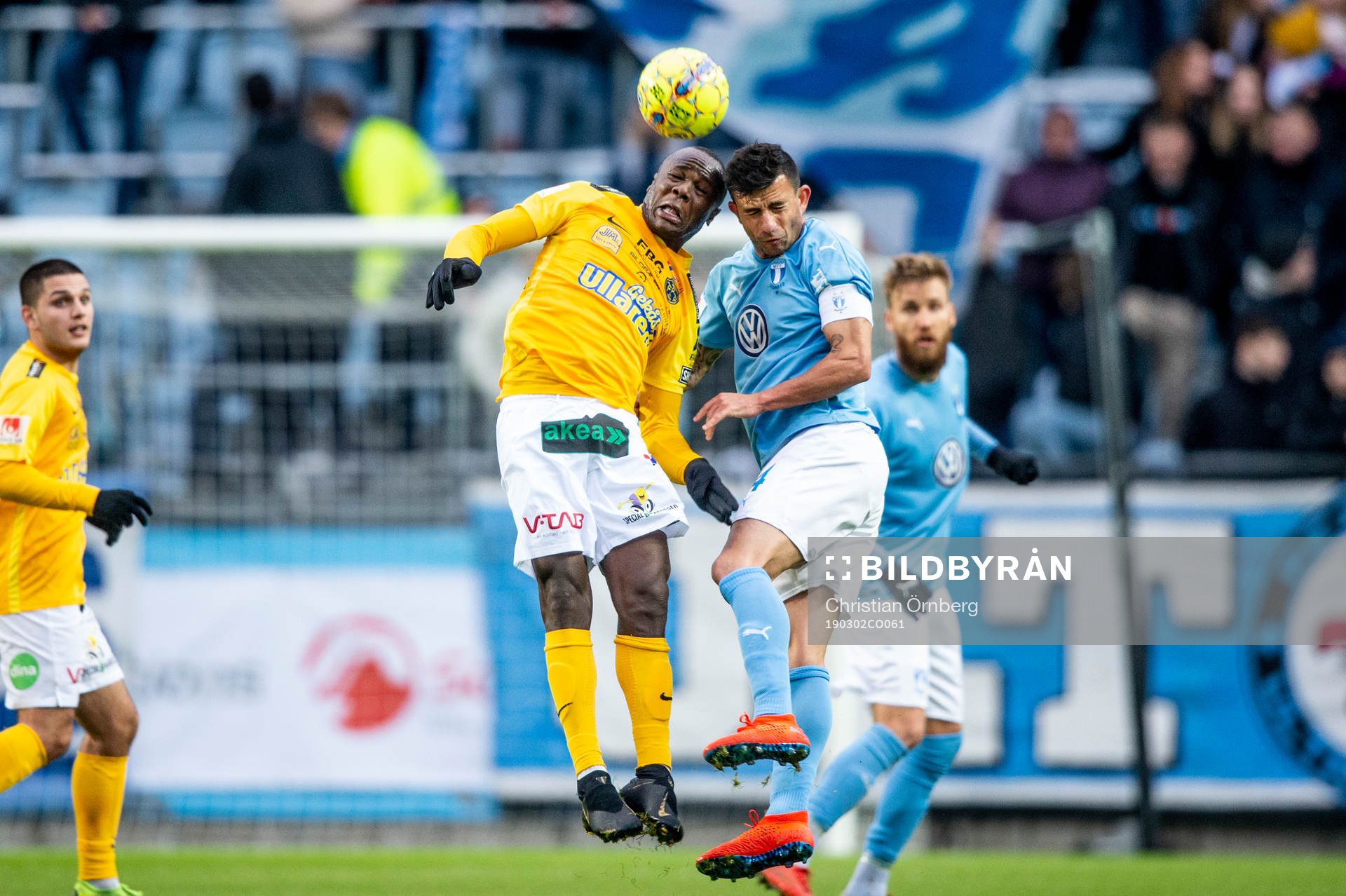 Falkenbergs Nsima Peter och Malmö FFs Behrang Safari