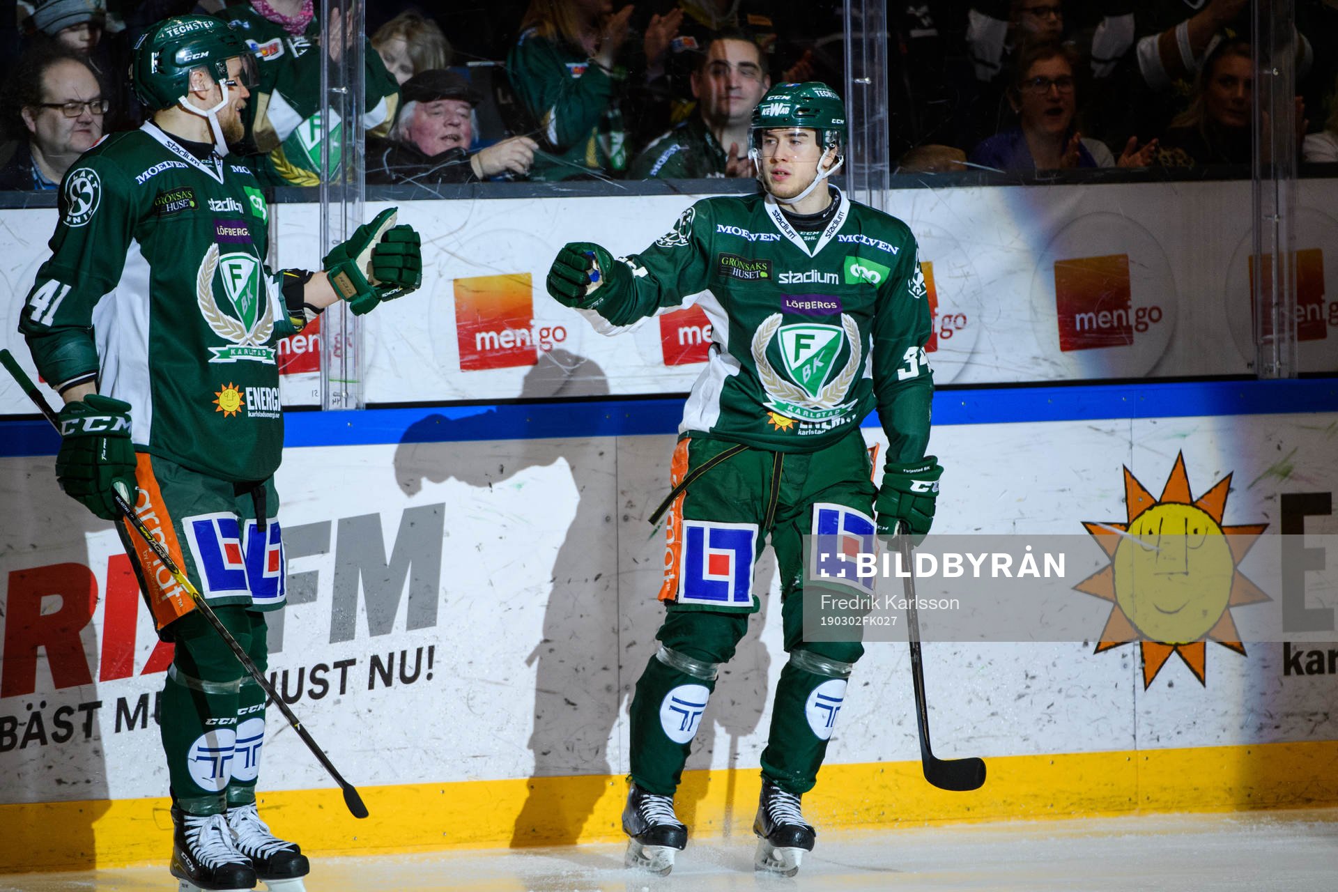 Färjestads Ilari Melart och Michael Lindqvist jublar