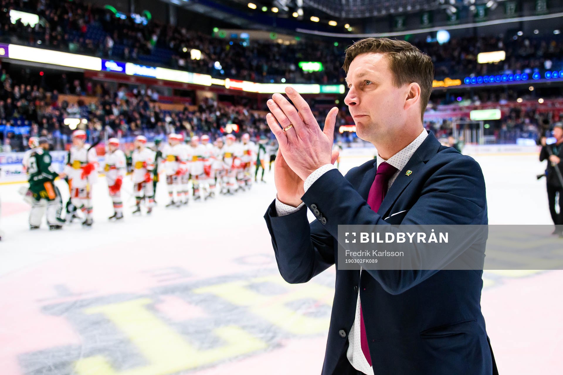 Färjestads tränare Johan Pennerborn jublar