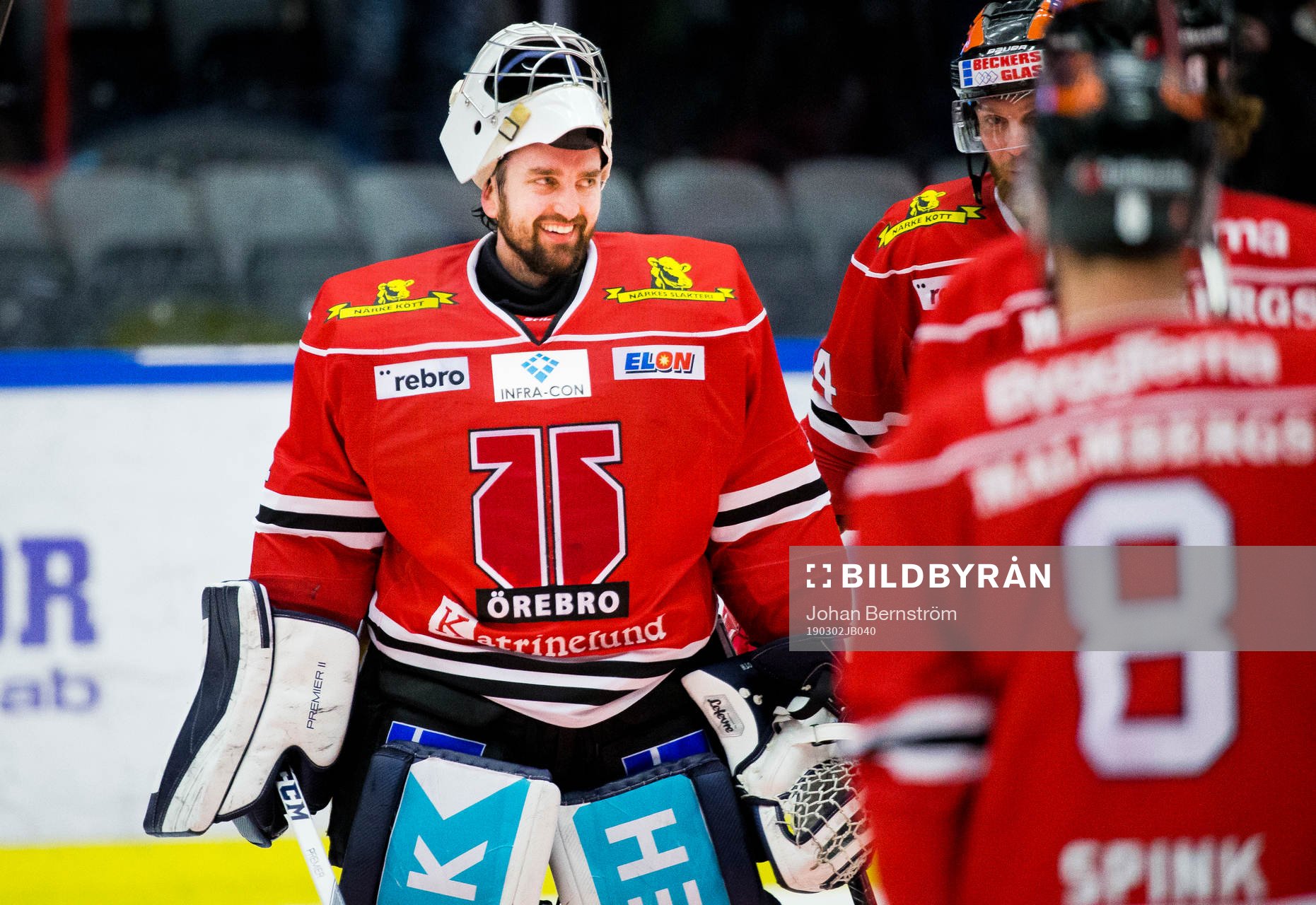 Örebros målvakt Jhonas Enroth jublar