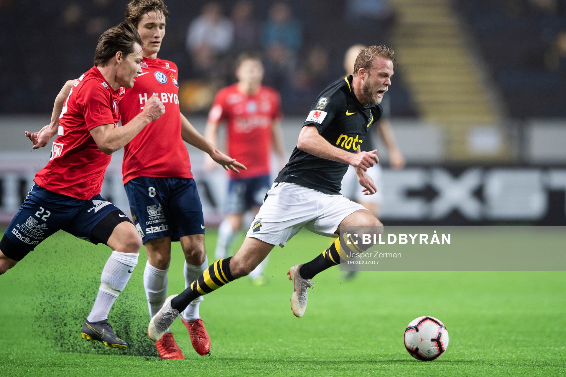s Daniel Sundgren och Örgrytes Filip Almström Tähti
