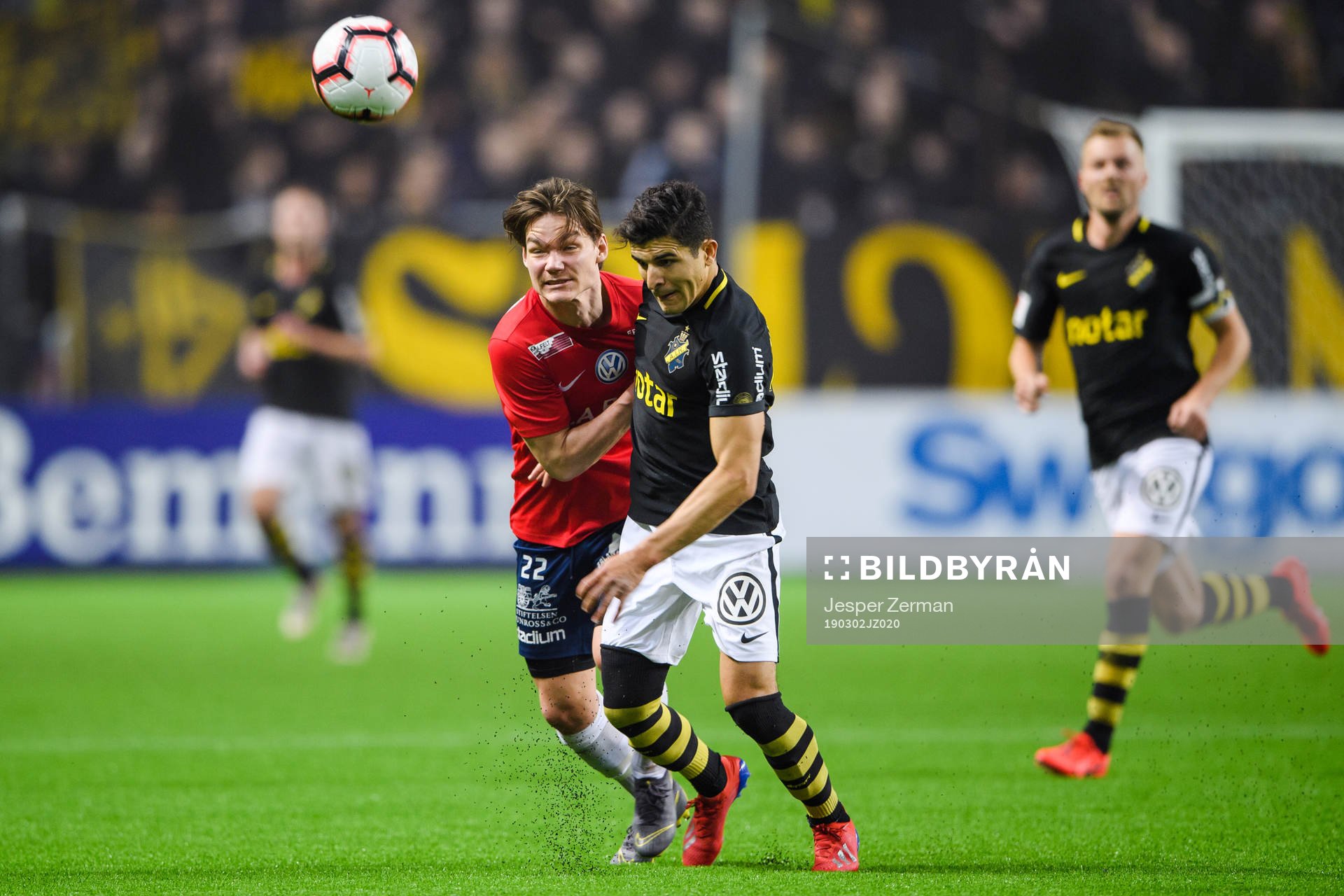 s Tarik Elyounoussi
