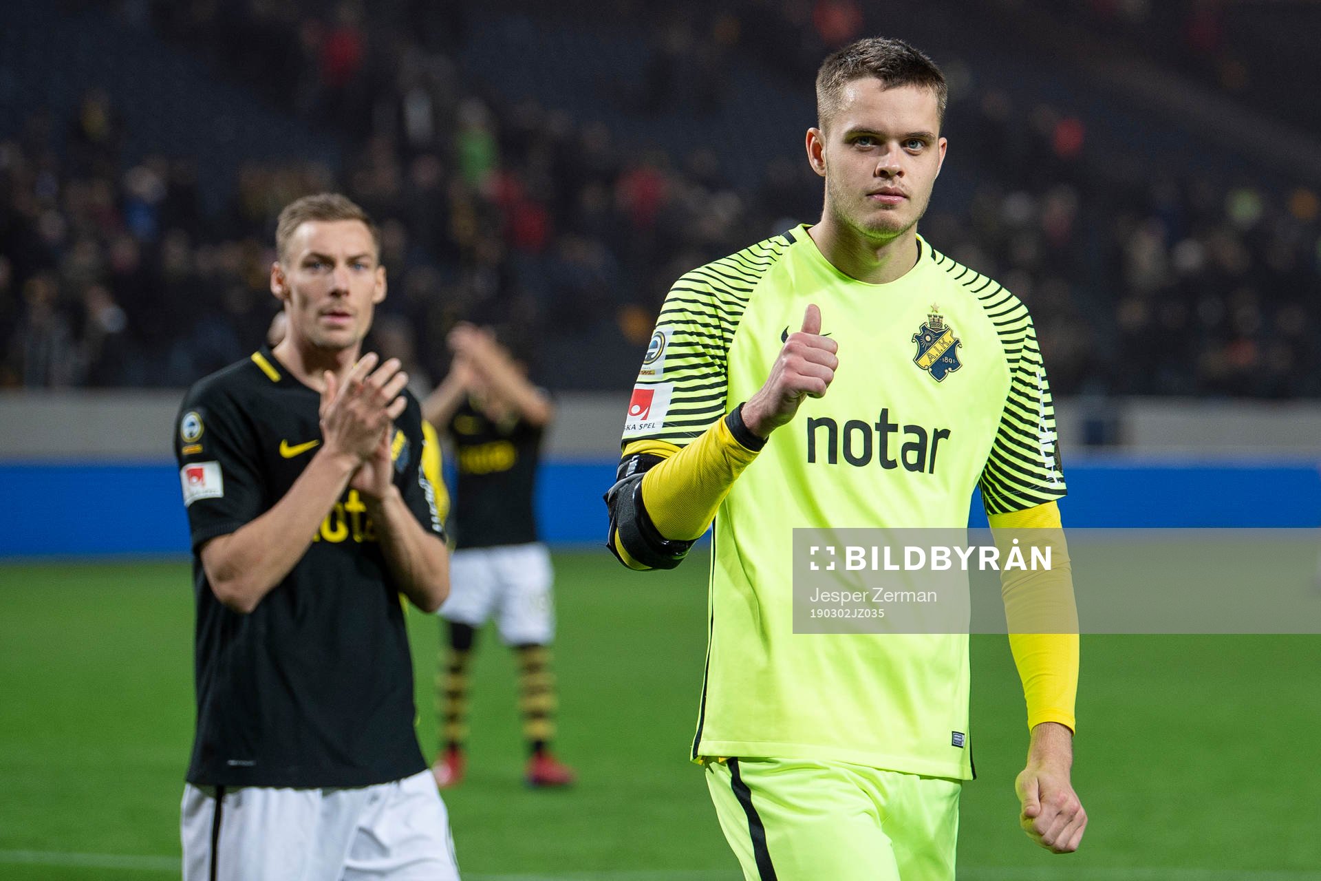 AIK:s Magnar Ödegaard (v) och målvakt Oscar Linnér (h) jublar efter fotbollsmatchen i Svenska cupen mellan AIK och Örgryte den 2 mars 2019 i Stockholm.