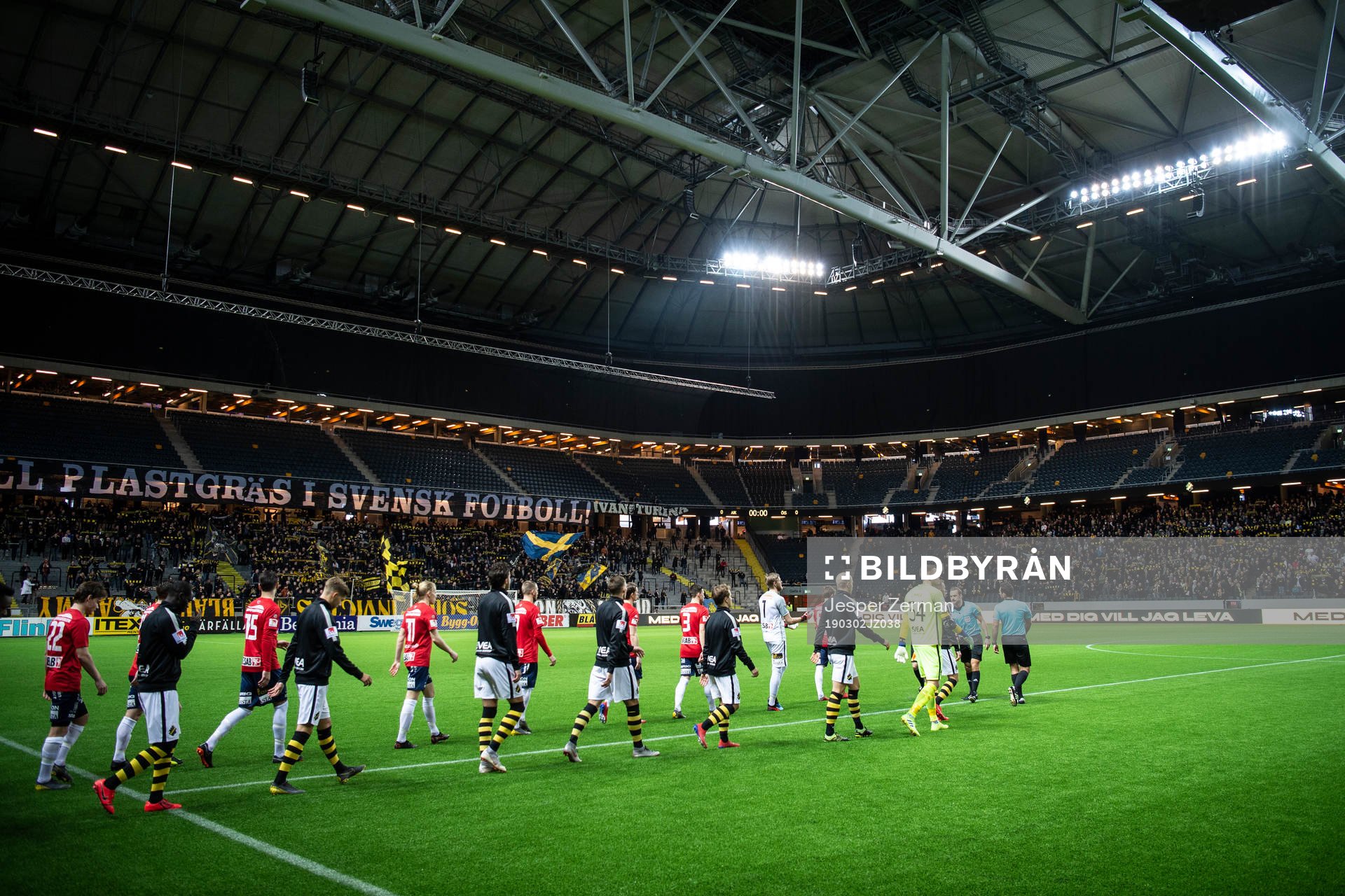 s och Örgrytes spelare gör entré