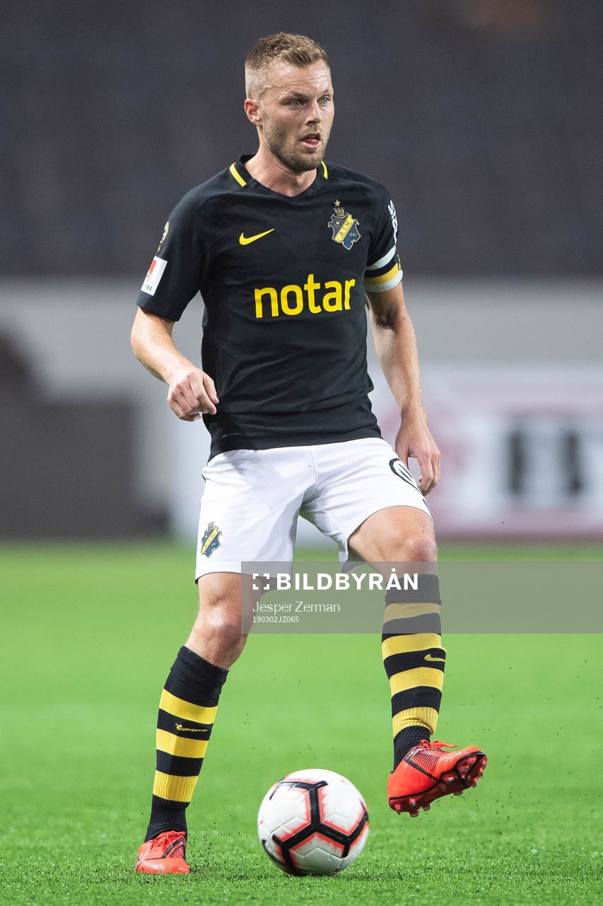 s Sebastian Larsson