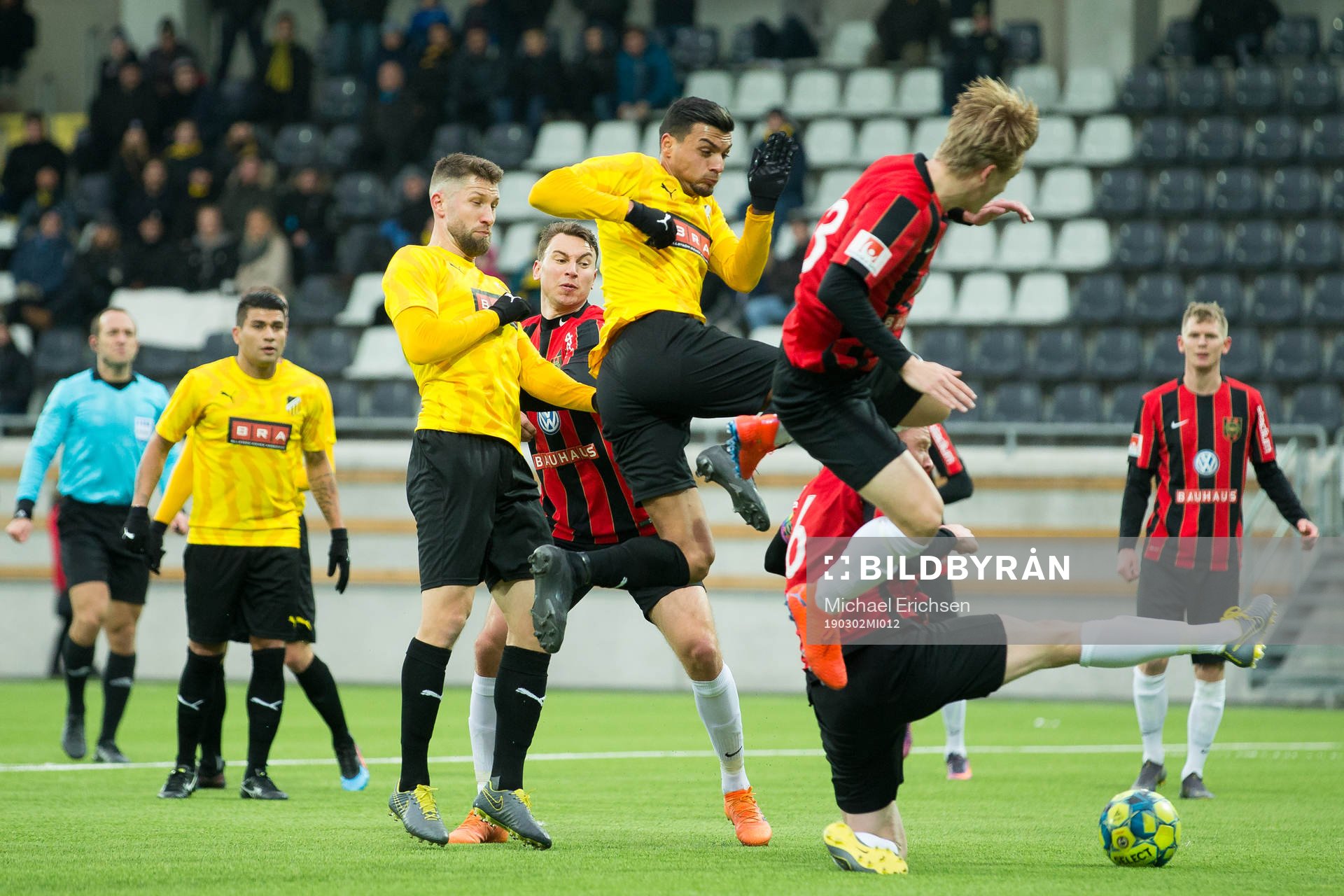 Häckens Ahmed Yasin med en målchans