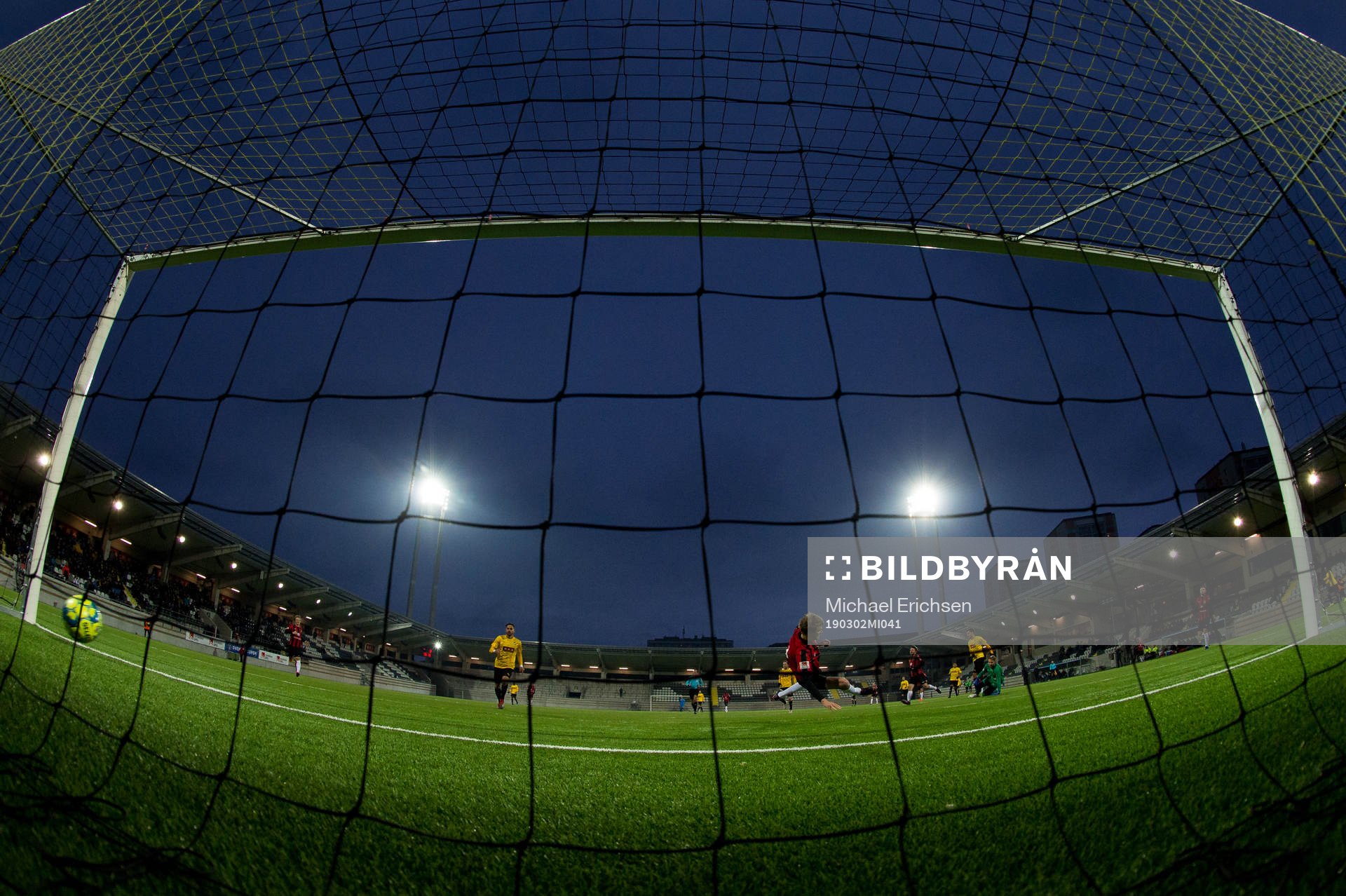 Häckens Alexander Jeremejeff skjuter 1-0 under fotbollsmatchen i Svenska Cupen mellan Häcken och Brommapojkarna den 2 mars 2019 i Göteborg.