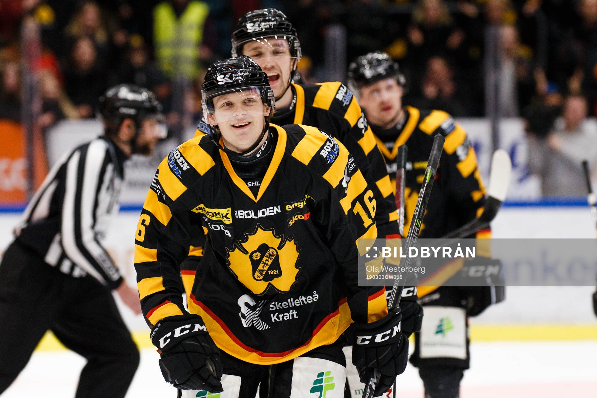 Skellefteås Linus Lindström jublar