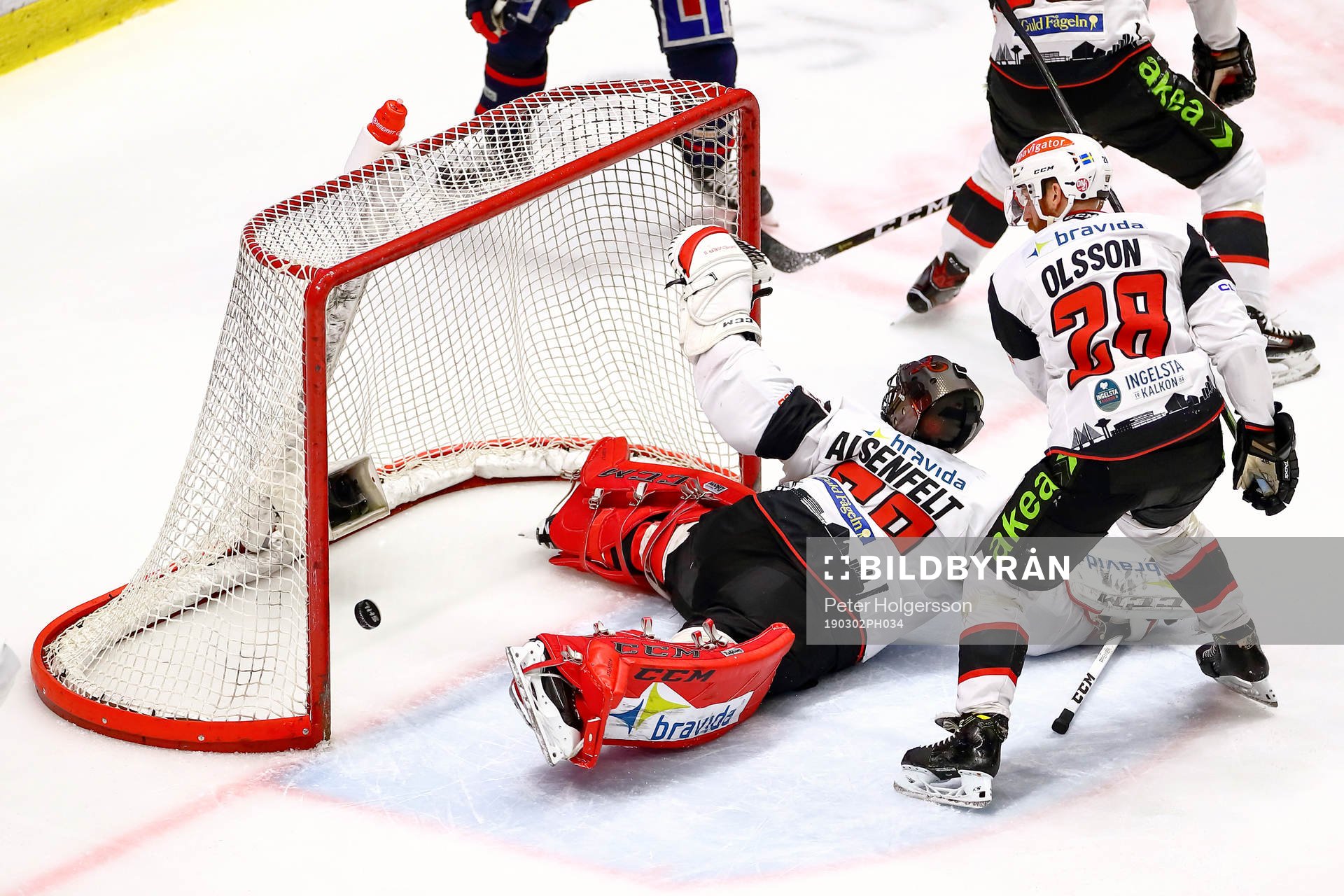Nära mål bakom Malmö Redhawks målvakt Oscar Alsenfelt