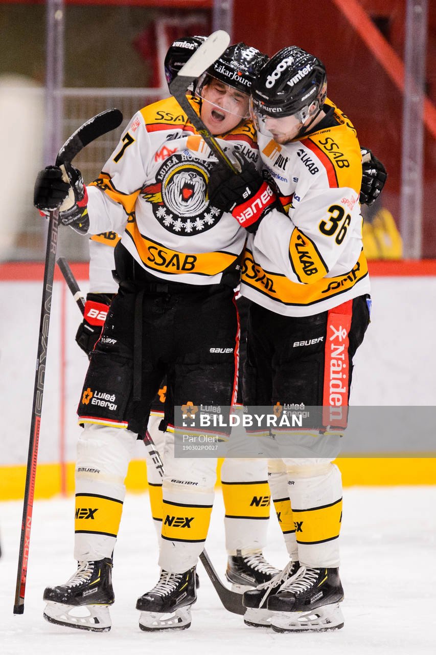 Luleås Nils Lundkvist lämnar isen