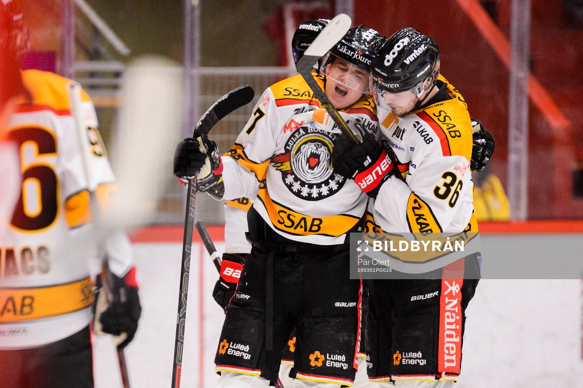 Luleås Nils Lundkvist lämnar isen