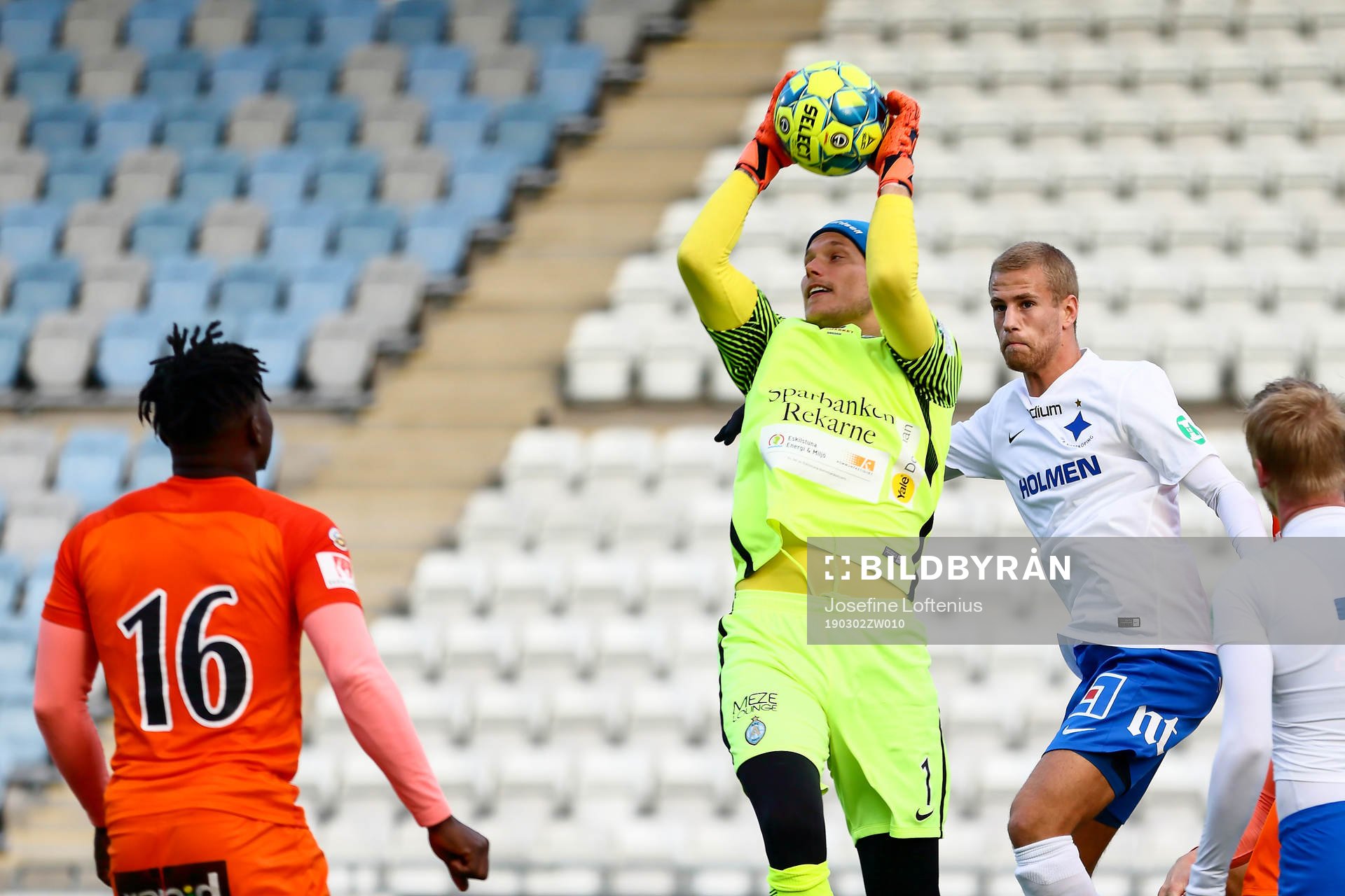 AFC Eskilstunas målvakt Ole Söderberg och IFK