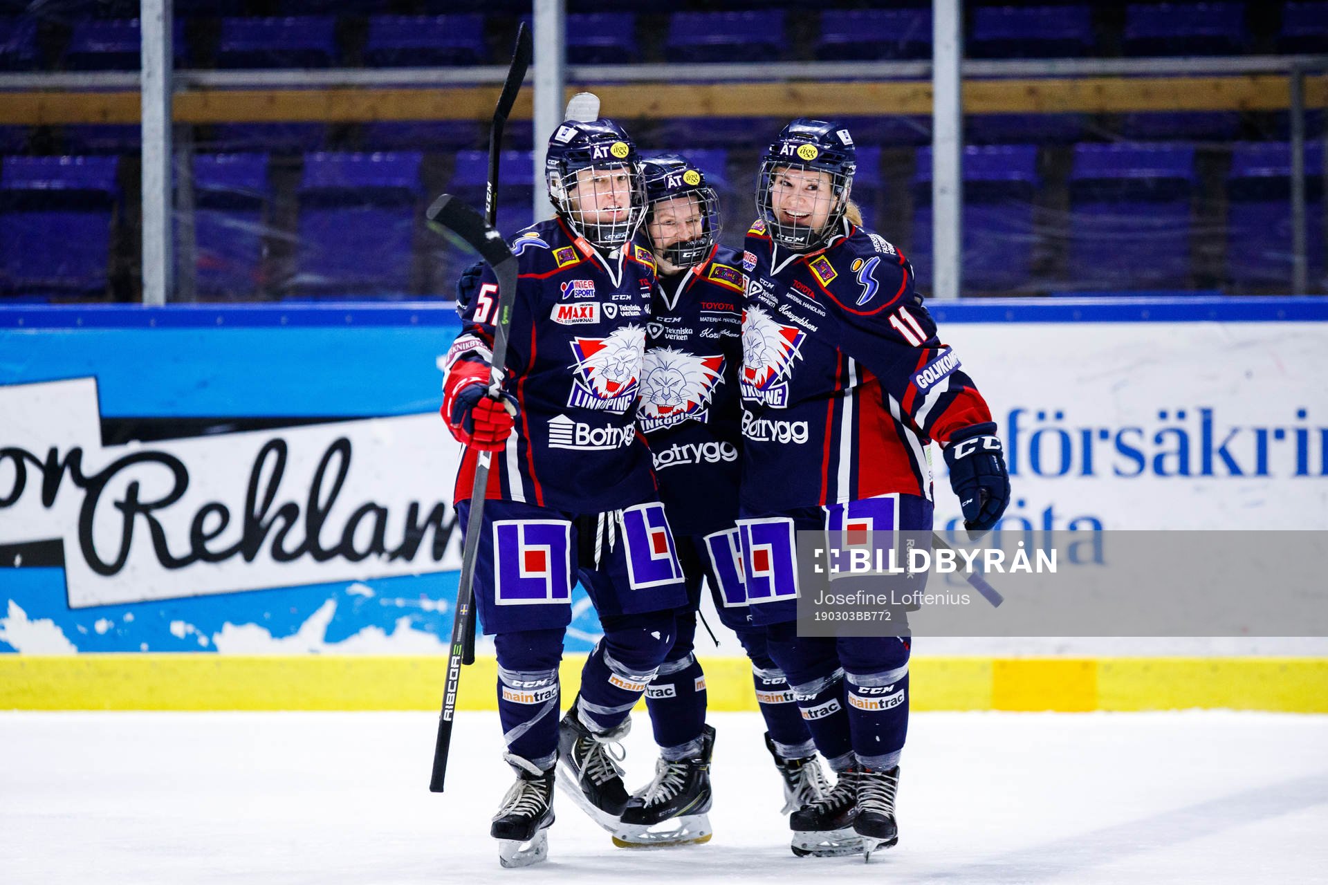 Linköpings Pernilla Winberg , Nicoline Jensen och Nicoline