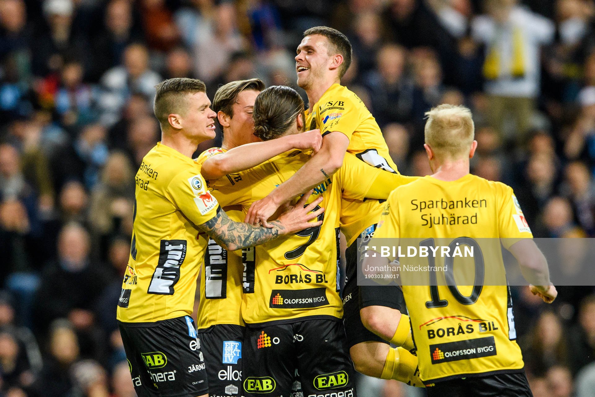 Elfsborgs spelare jublar med Pawel Cibicki
