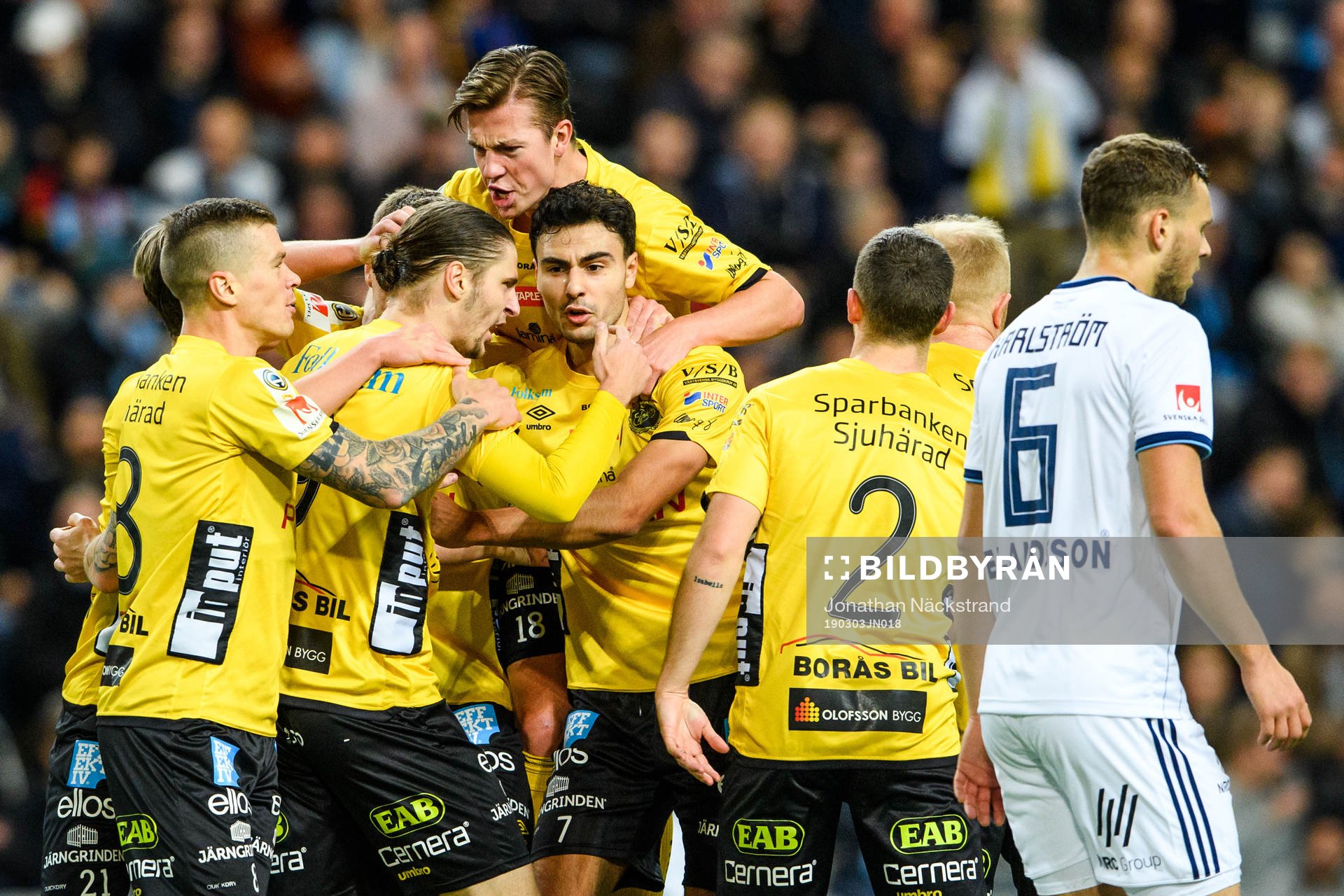 Elfsborgs spelare jublar med Pawel Cibicki