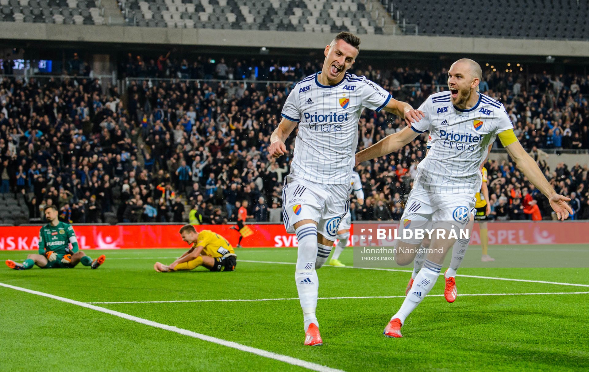Djurgårdens Haris Radetinac och Marcus Danielson jublar