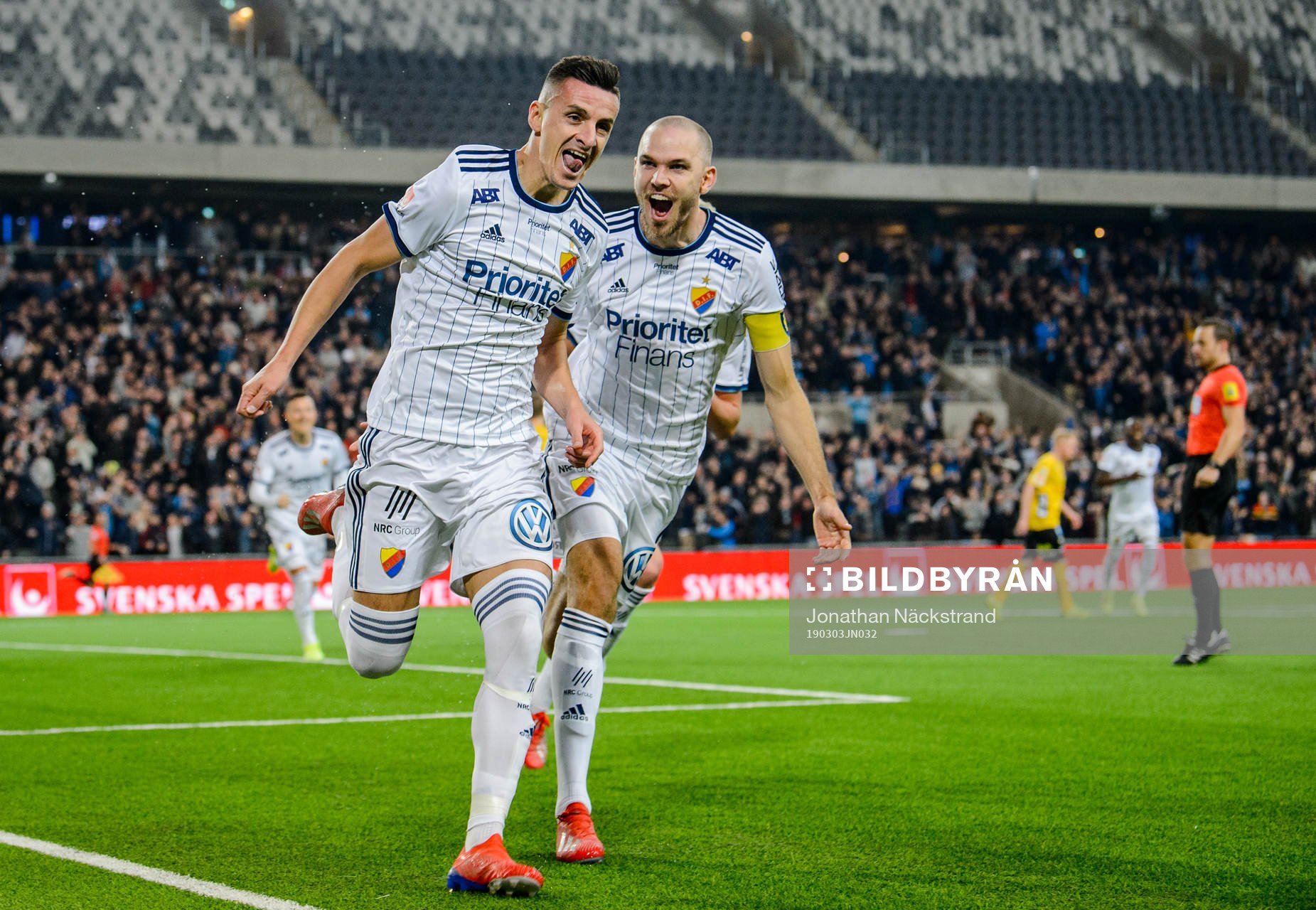 Djurgårdens Haris Radetinac och Marcus Danielson jublar