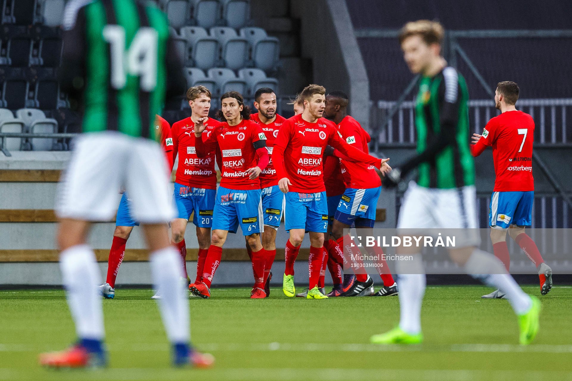 Nyköpings spelare jublar efter 1-1 under fotbollsmatchen i Svenska Cupen mellan GAIS och Nyköping den 3 mars 2019 i Göteborg. 