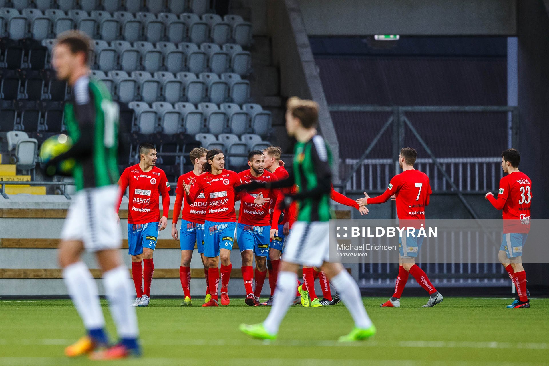 Nyköpings spelare jublar