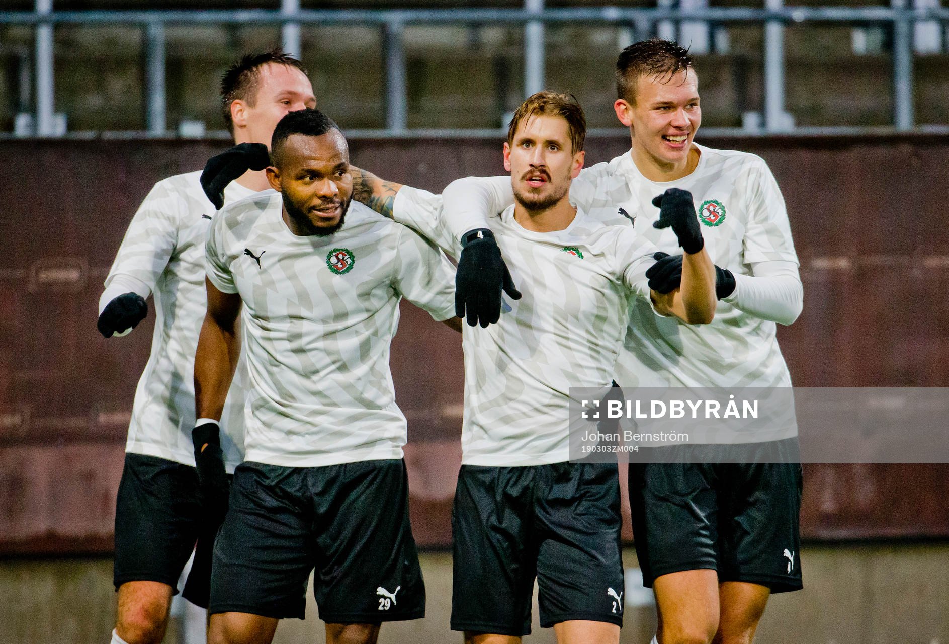 Örebros Daniel Björnkvist gör 3-1 och jublar med Michael Junior Omoh under fotbollsmatchen i Svenska Cupen mellan Örebro och IFK Göteborg den 3 mars 2019 i Örebro.