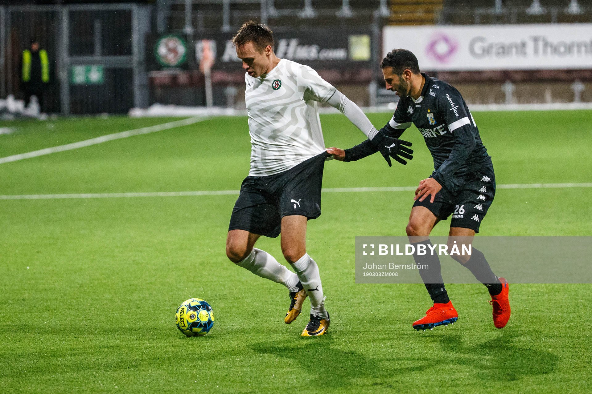 Örebros Viktor Prondel och IFK Göteborgs André Calisir