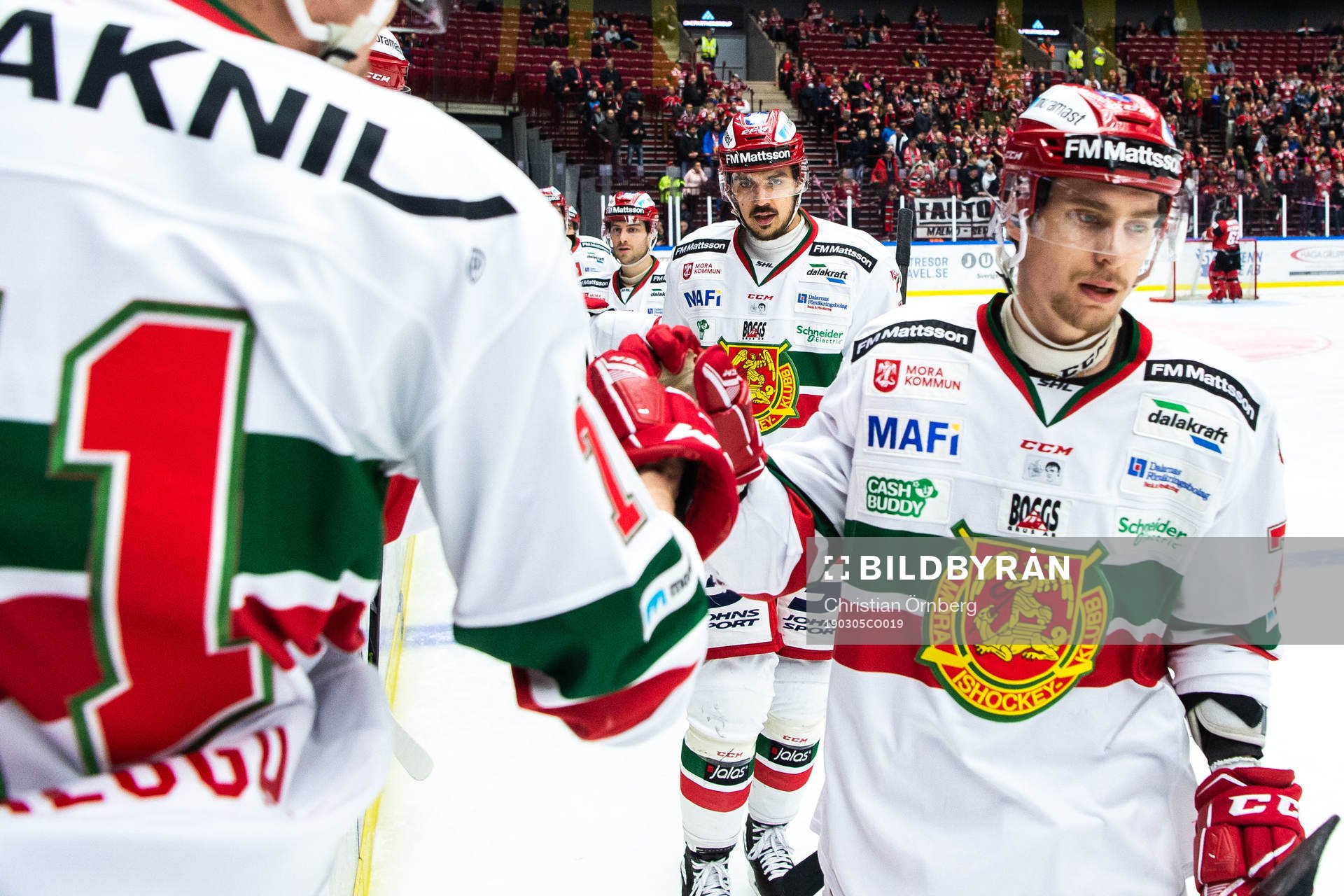 Moras Michael Keränen och Marek Daloga jublar